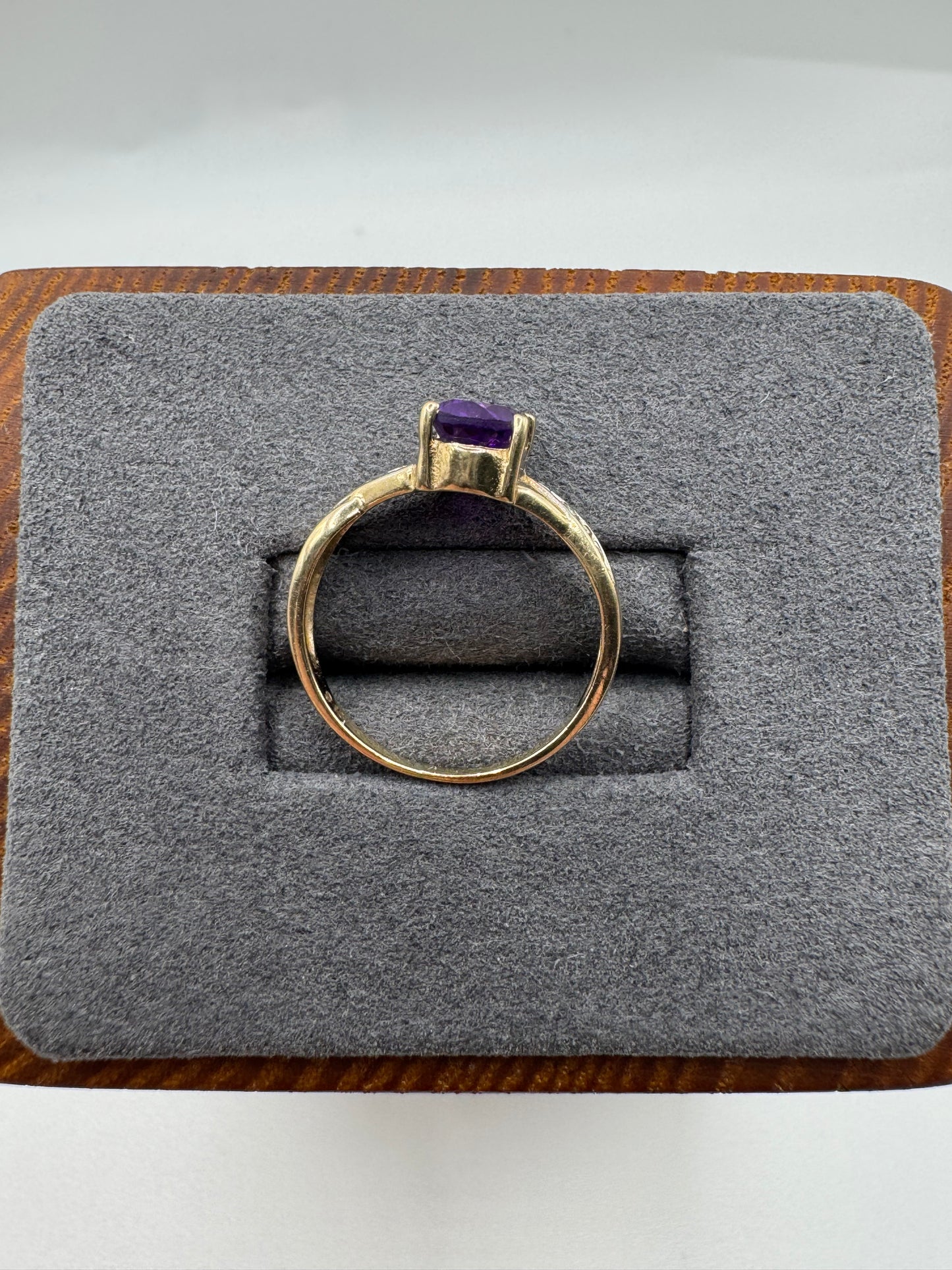 9ct gold amethyst and diamond ring