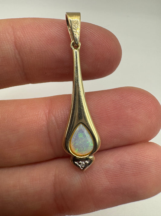 9ct gold opal and diamond pendant