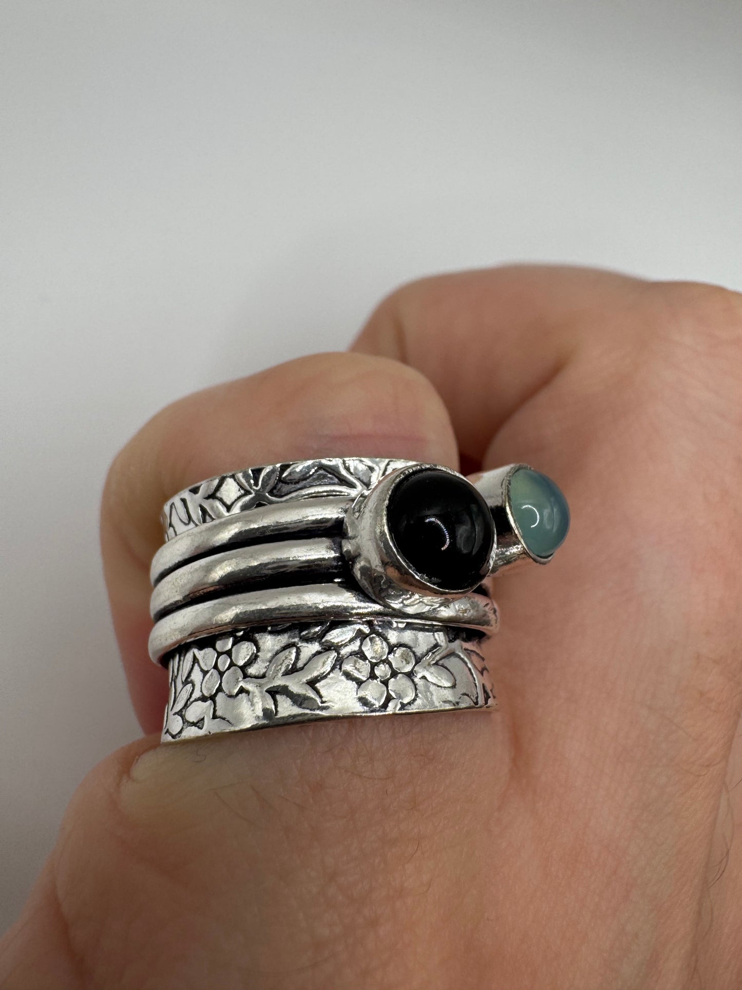 Silver teal quartz and onyx spinning ring (6.25-M1/2)