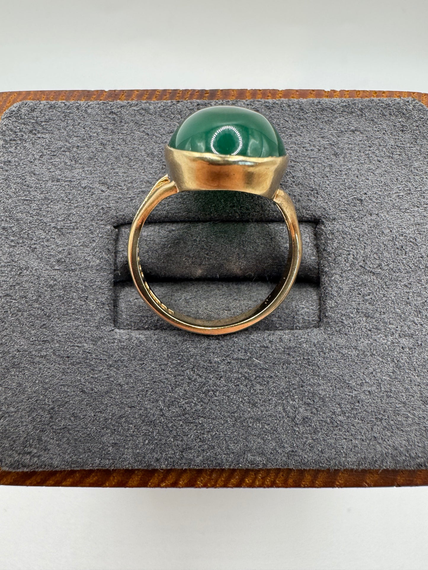 9ct gold jade signet ring