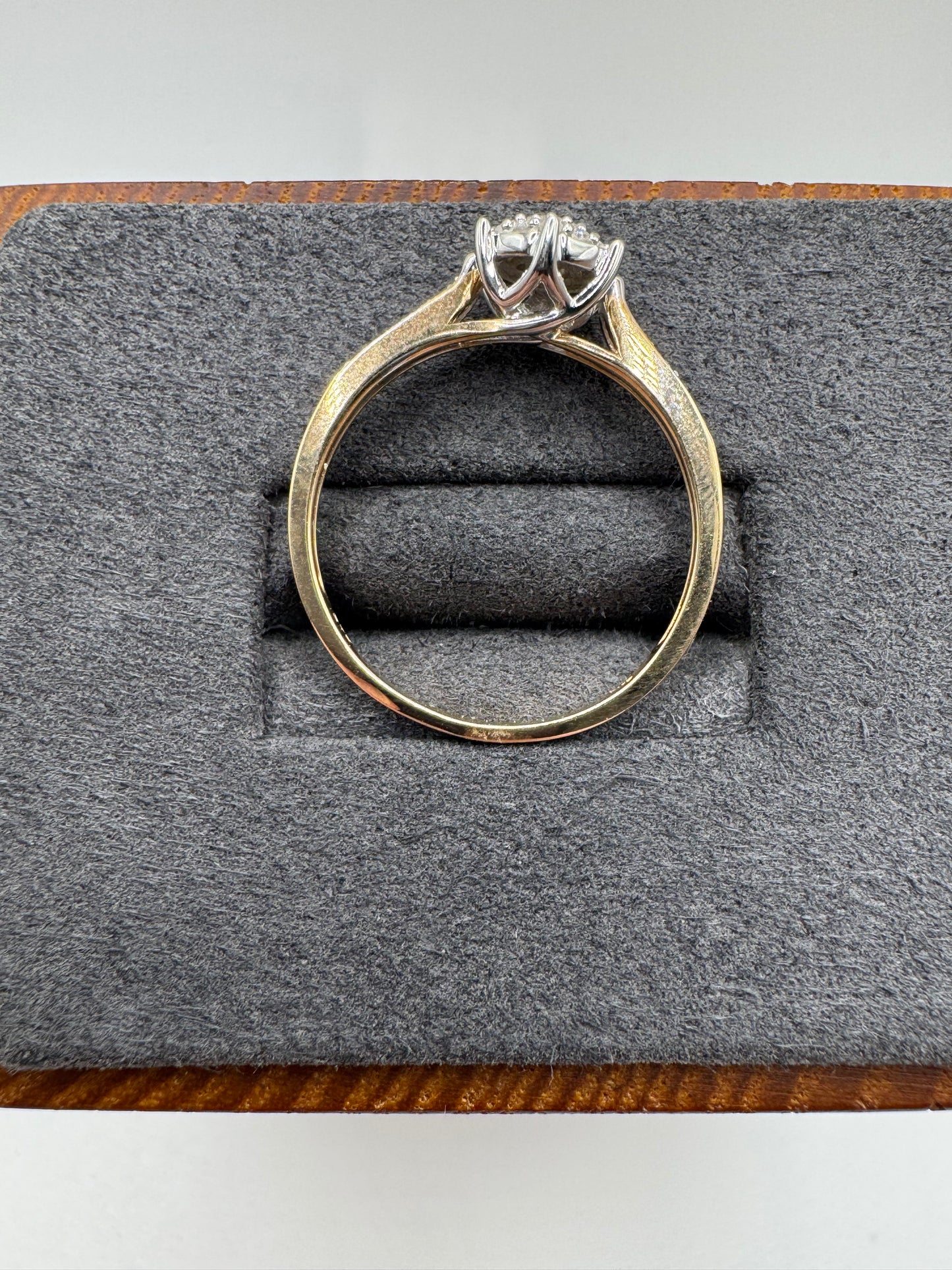 9ct gold diamond cluster ring