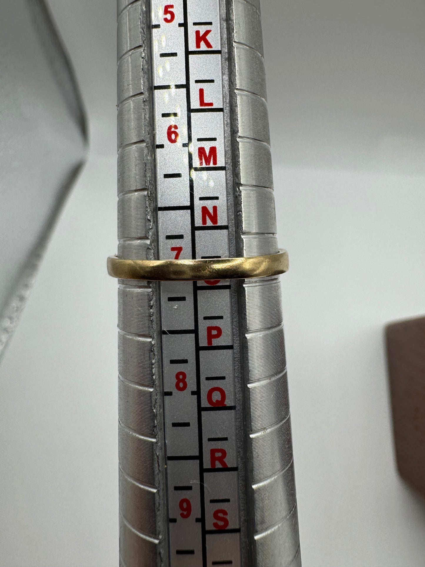 9ct gold Celtic knot ring