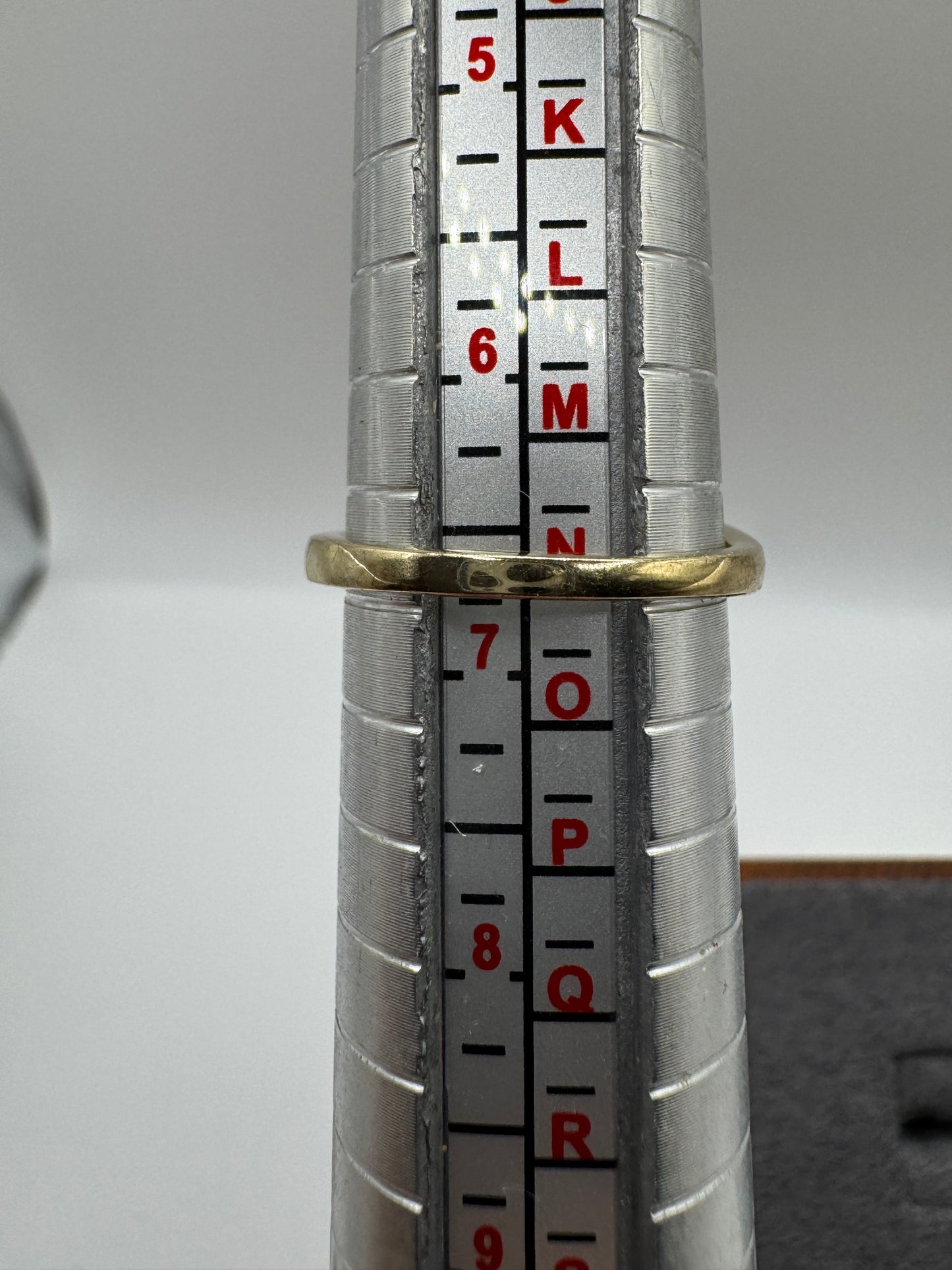 9ct gold moonstone and diamond ring