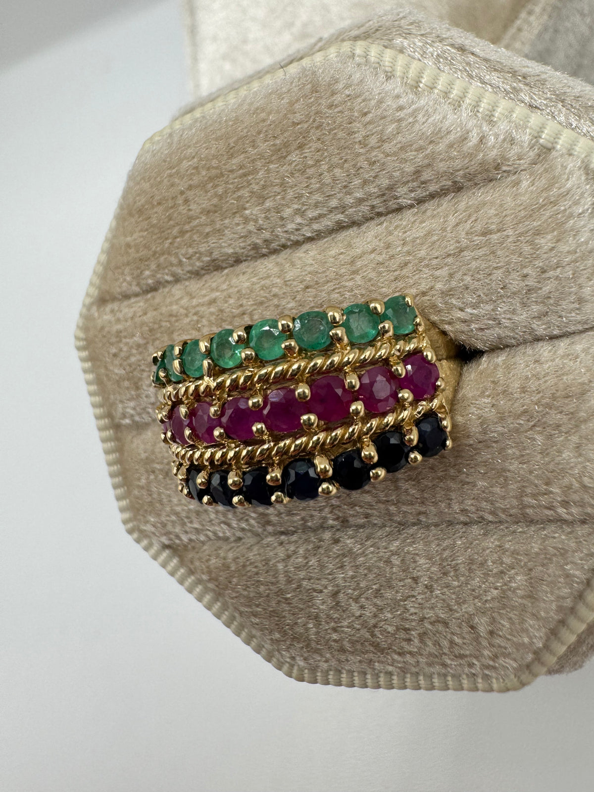 9ct gold emerald, ruby and sapphire ring