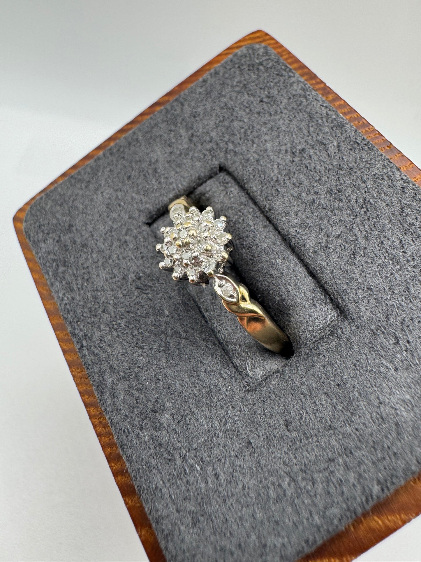 9ct gold diamond cluster ring