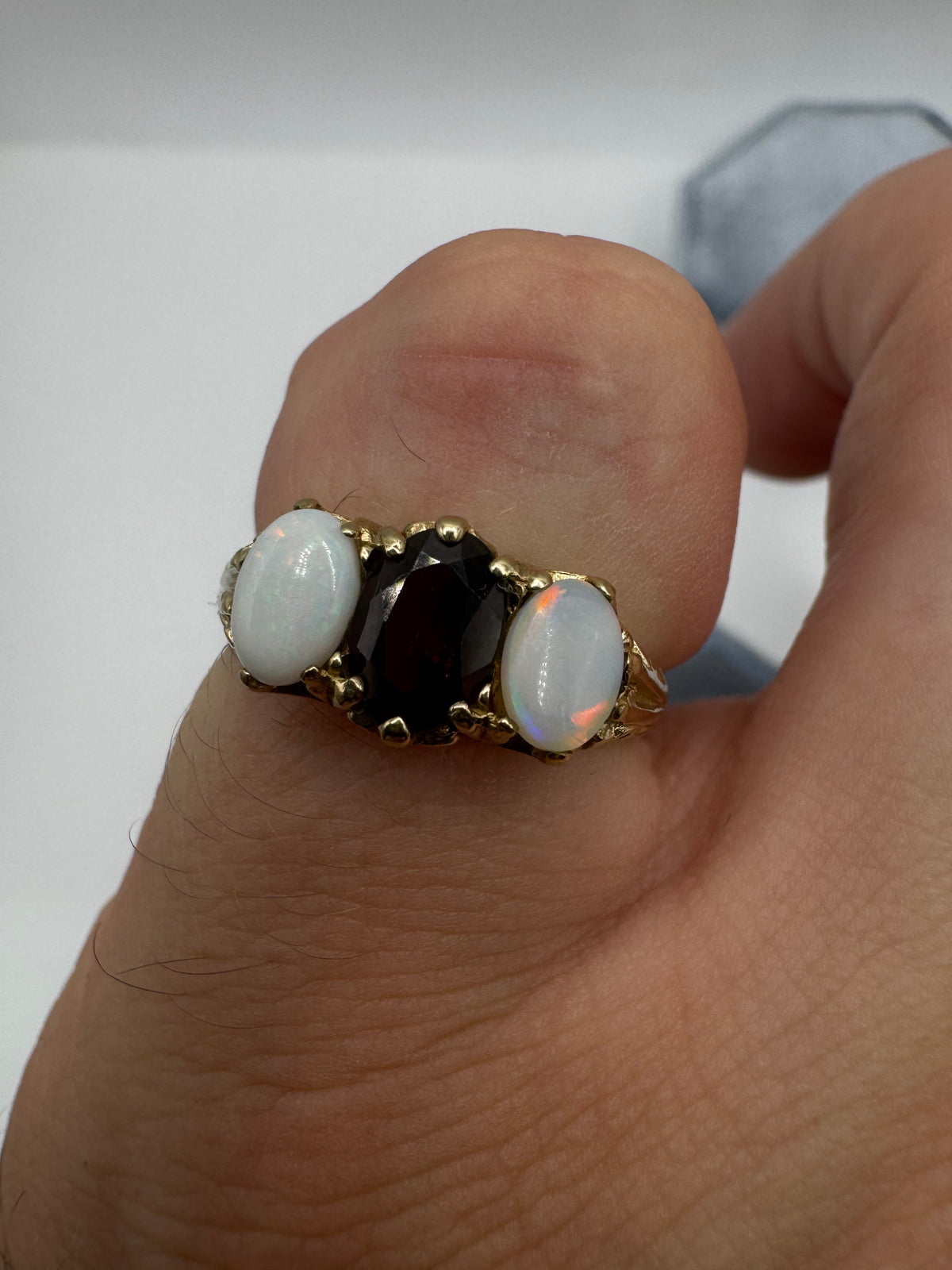 9ct gold opal and garnet ring