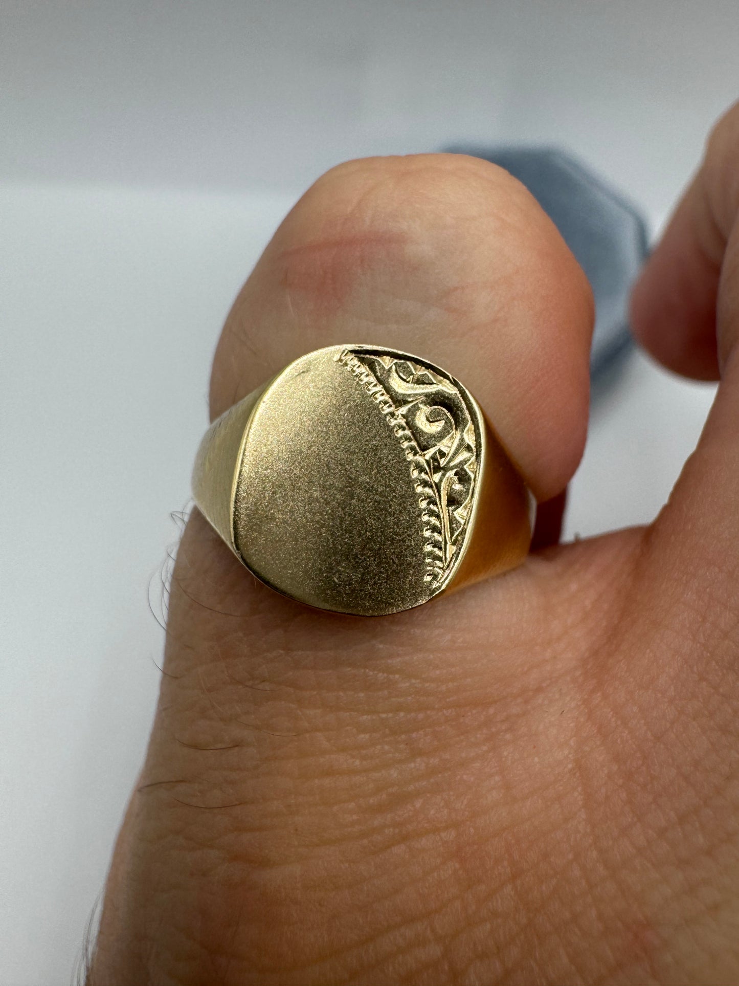 9ct gold signet ring