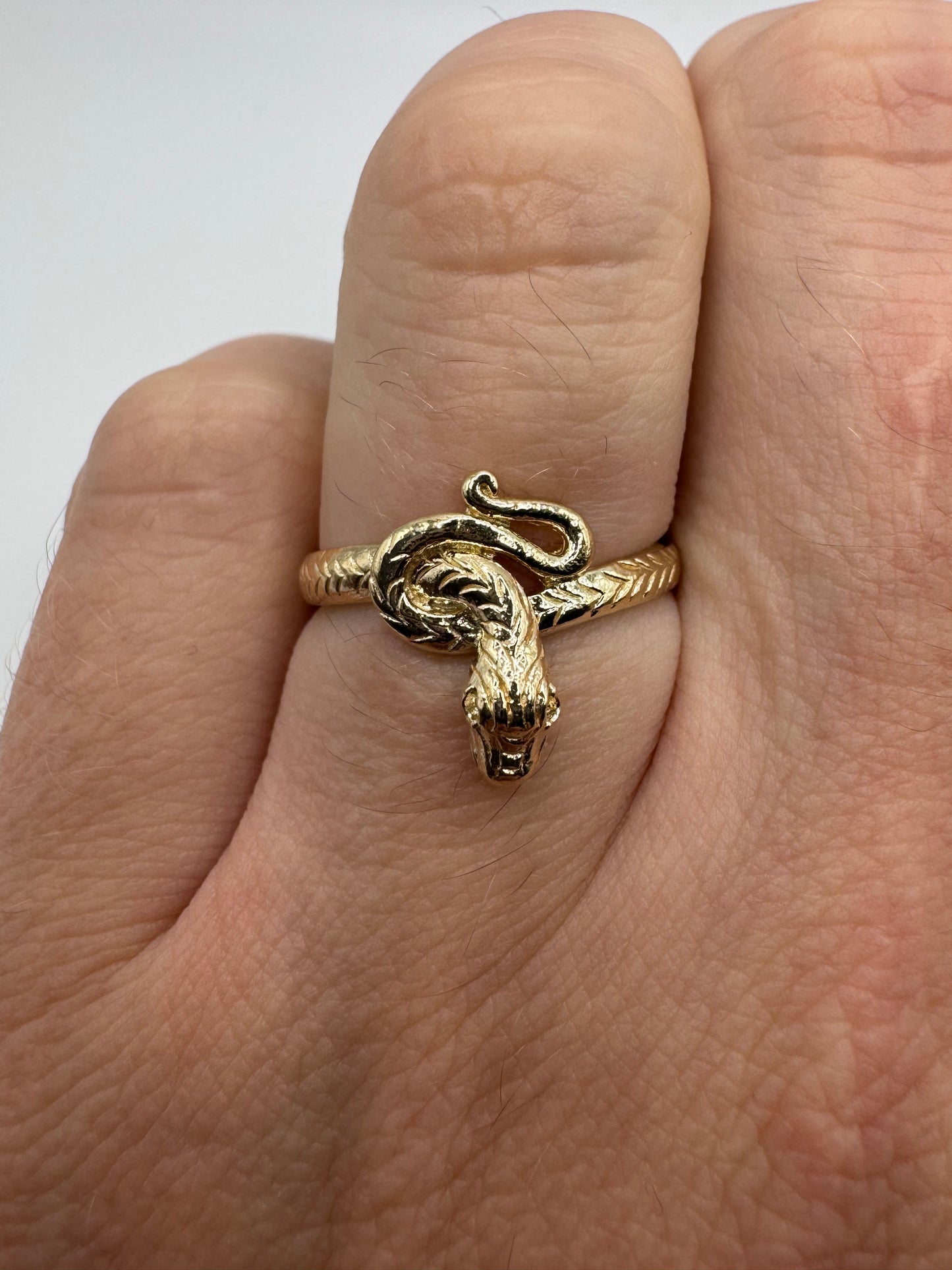 9ct gold snake ring