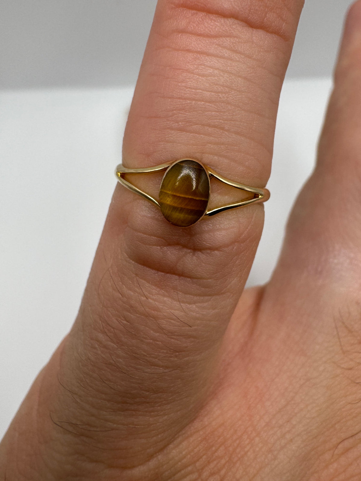 9ct gold tigers eye ring