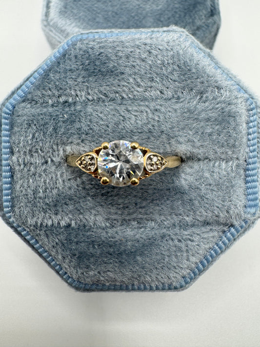 9ct gold white sapphire and diamond ring