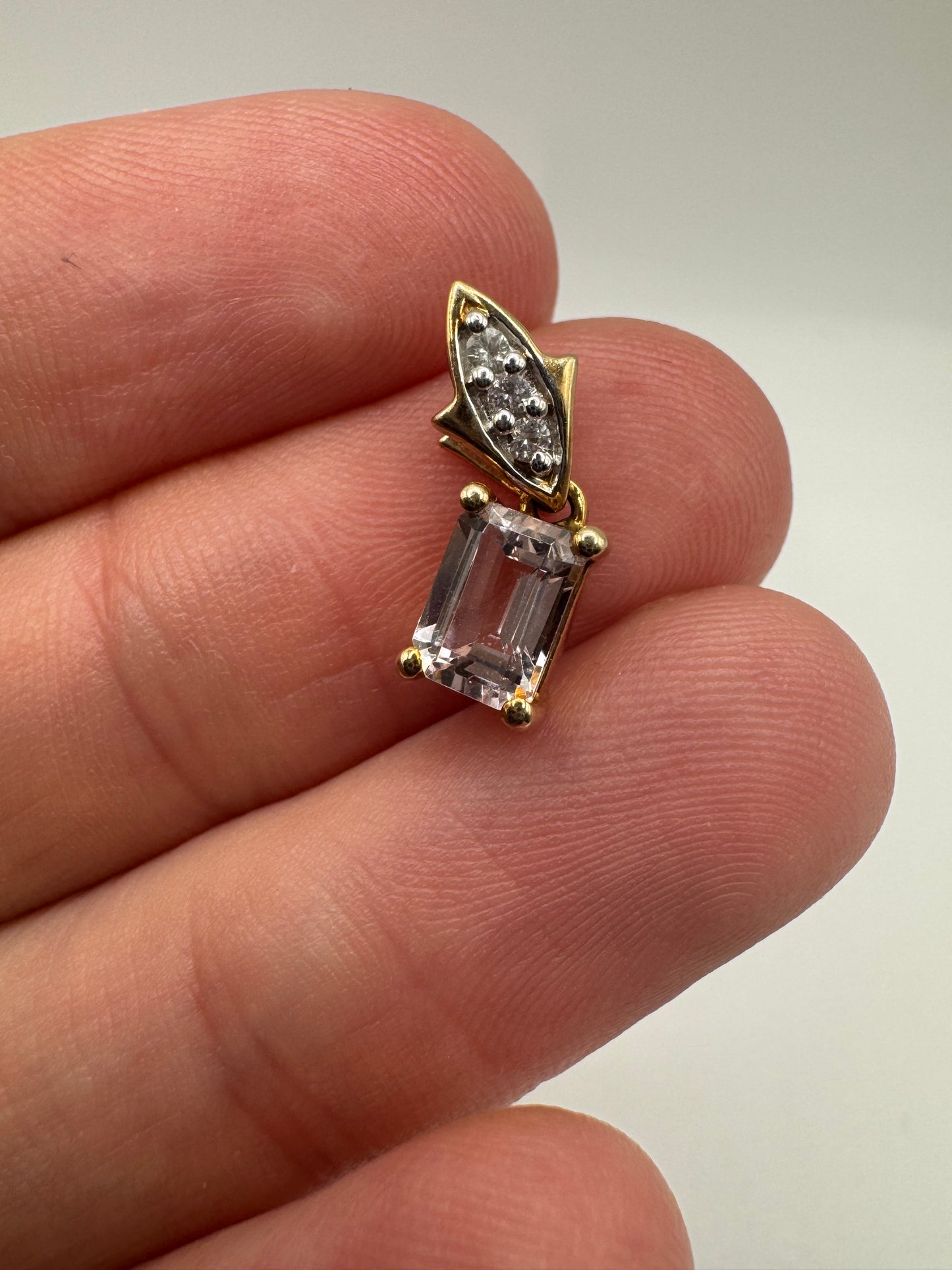 9ct gold kunzite and topaz pendant