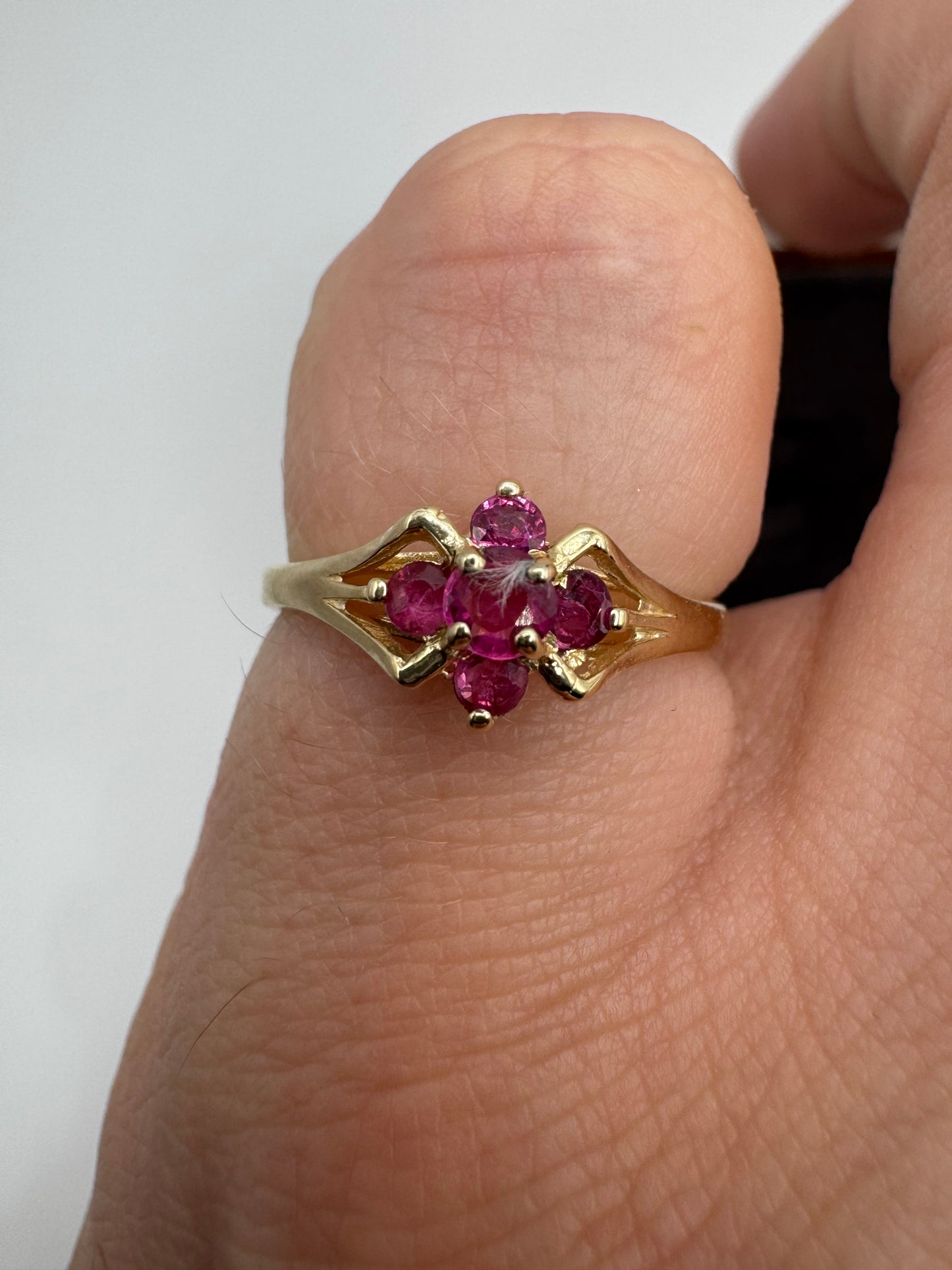9ct gold ruby cluster ring