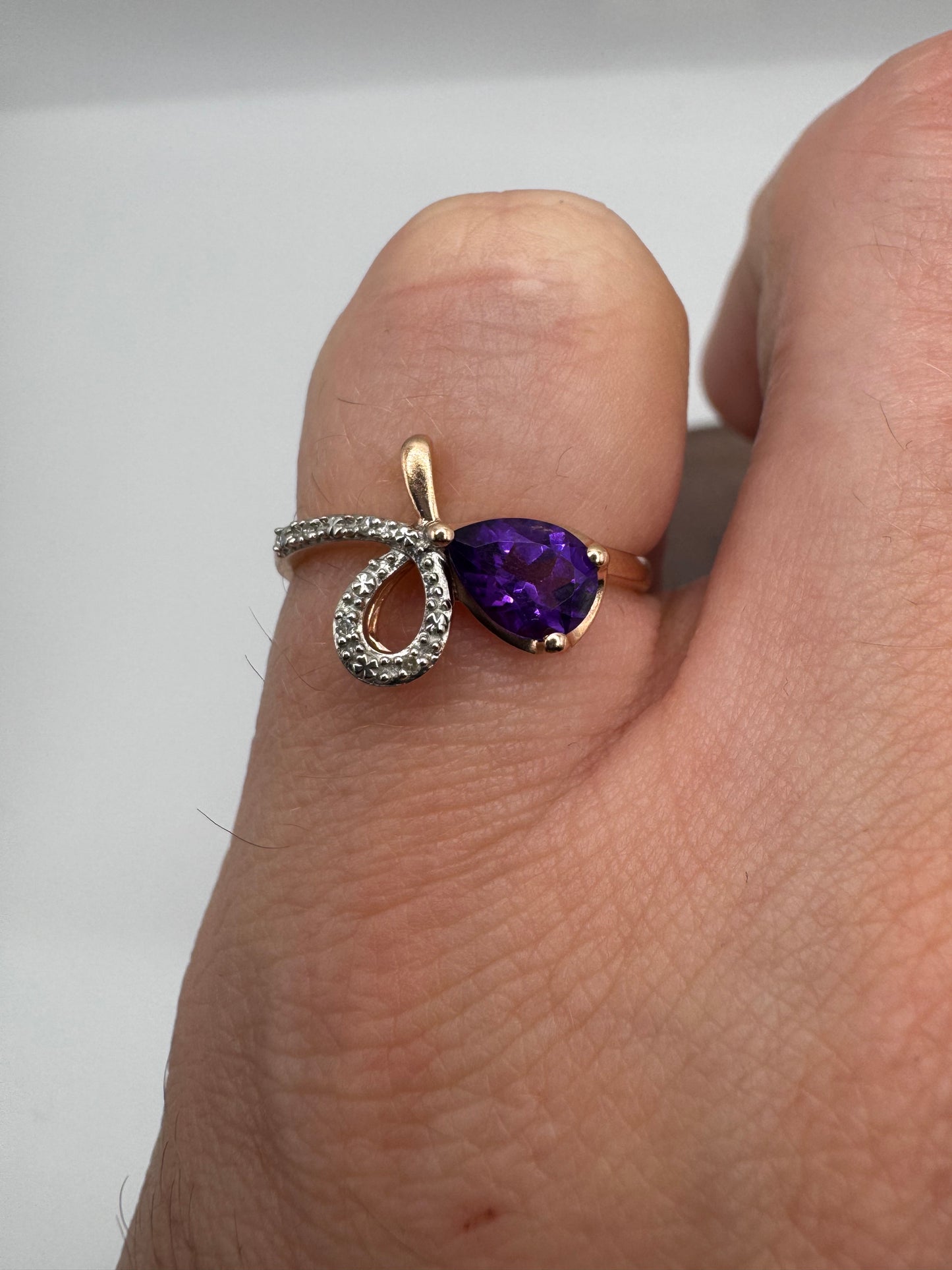 9ct rose gold amethyst and diamond bow ring
