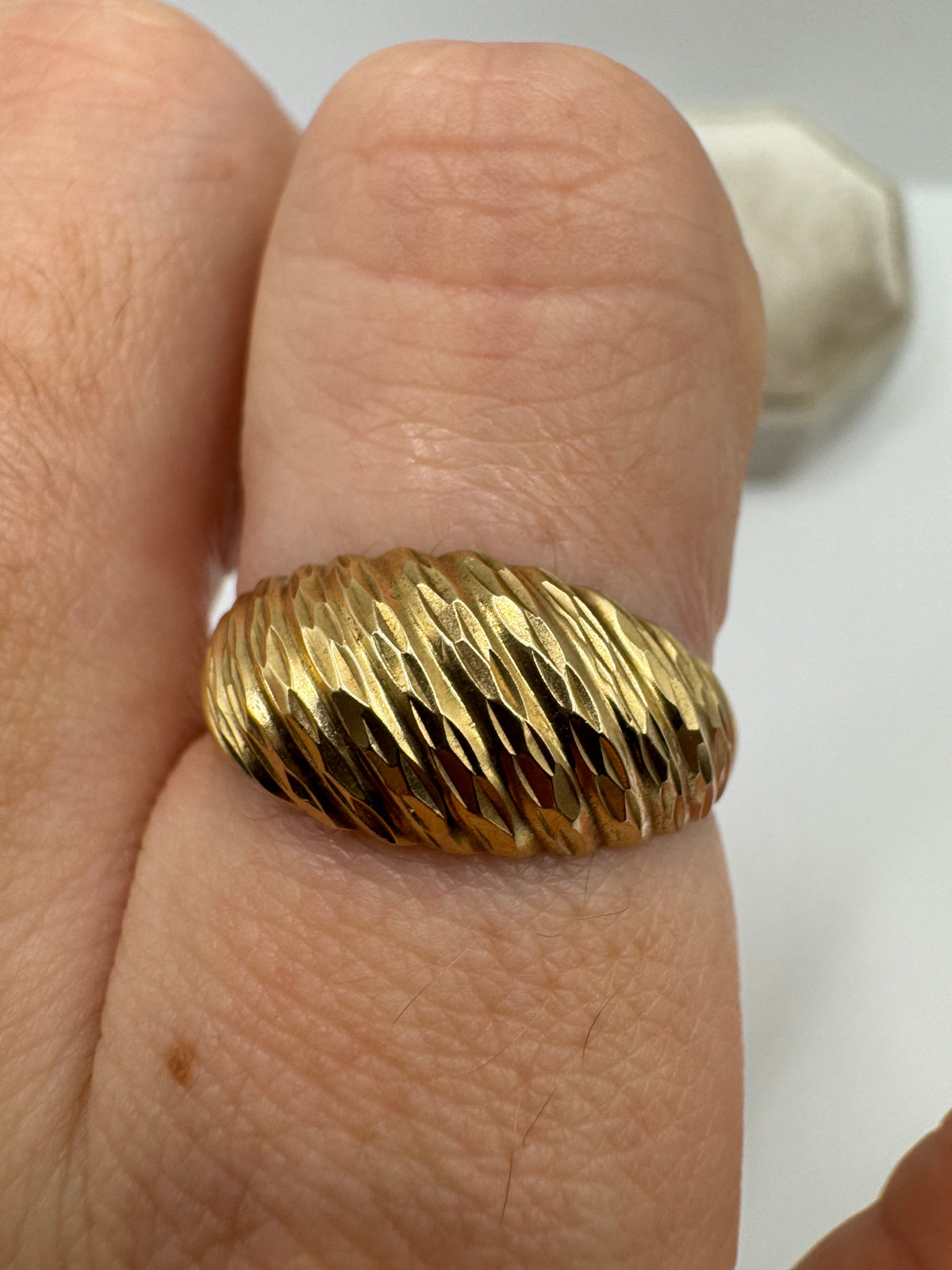 9ct gold croissant ring