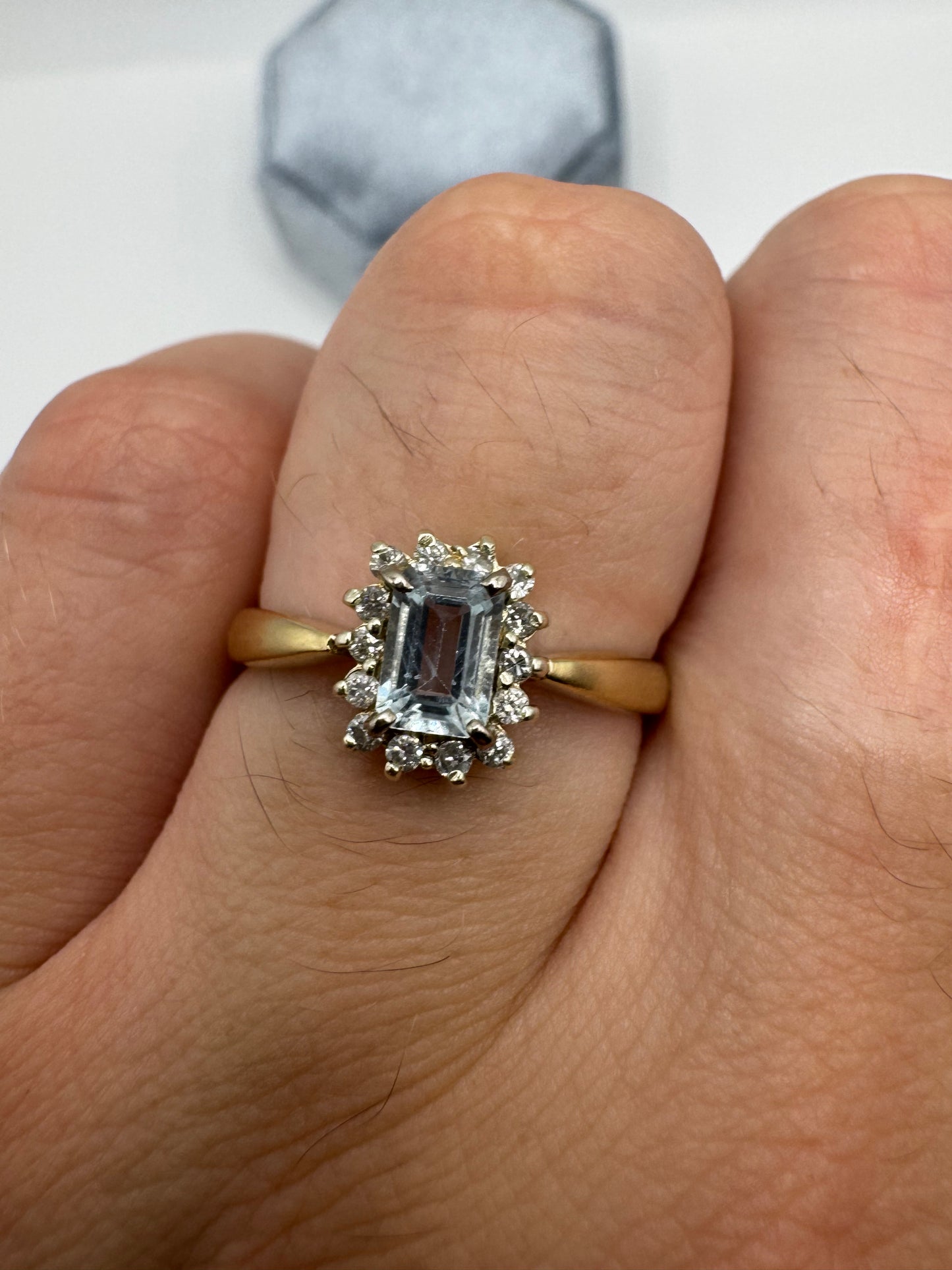 9ct gold aquamarine and diamond ring