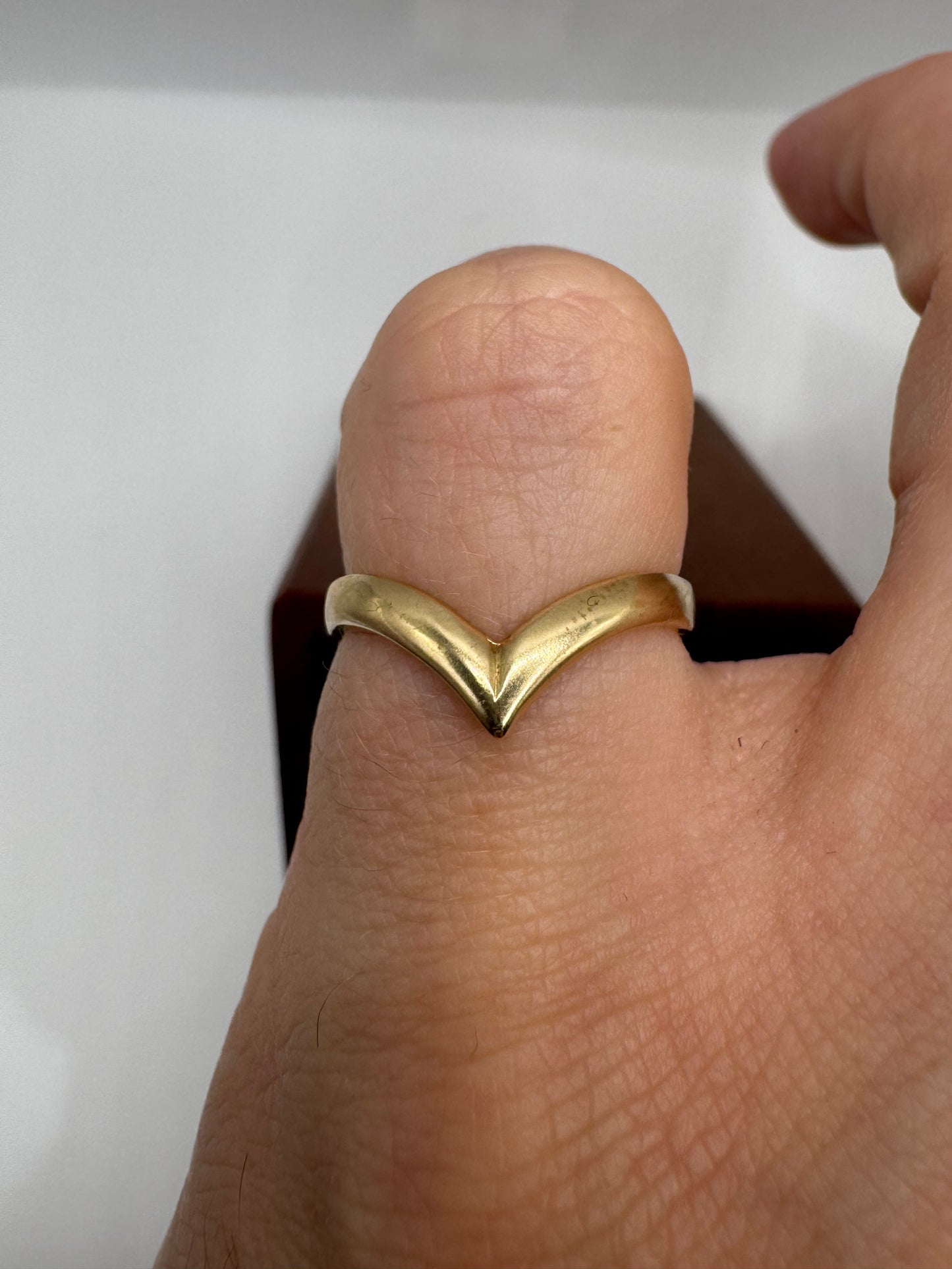 9ct gold wishbone ring