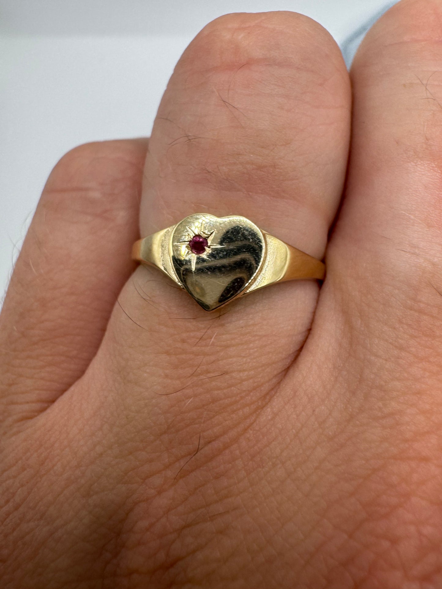 9ct gold ruby heart signet ring