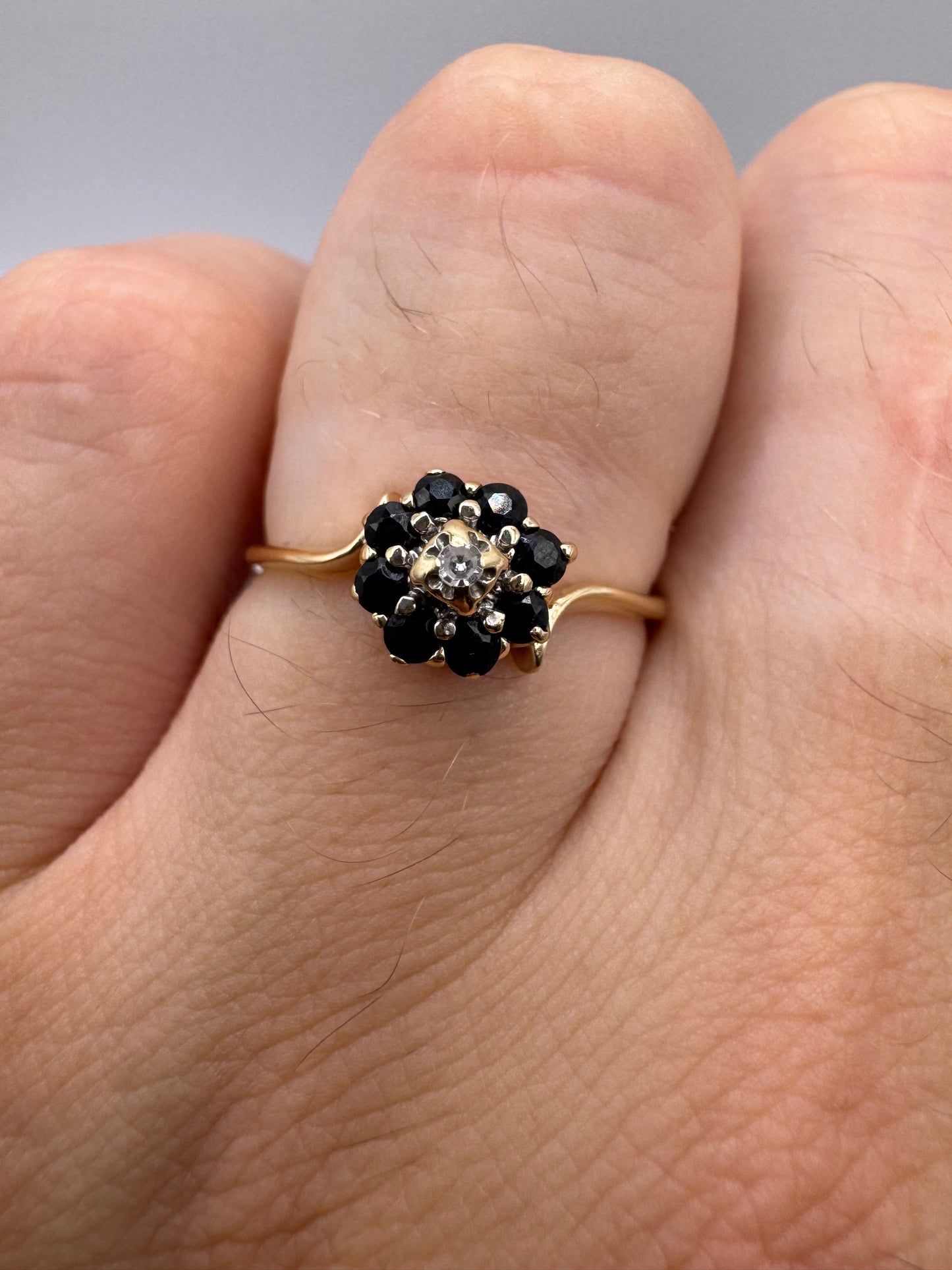 9ct gold sapphire and diamond ring