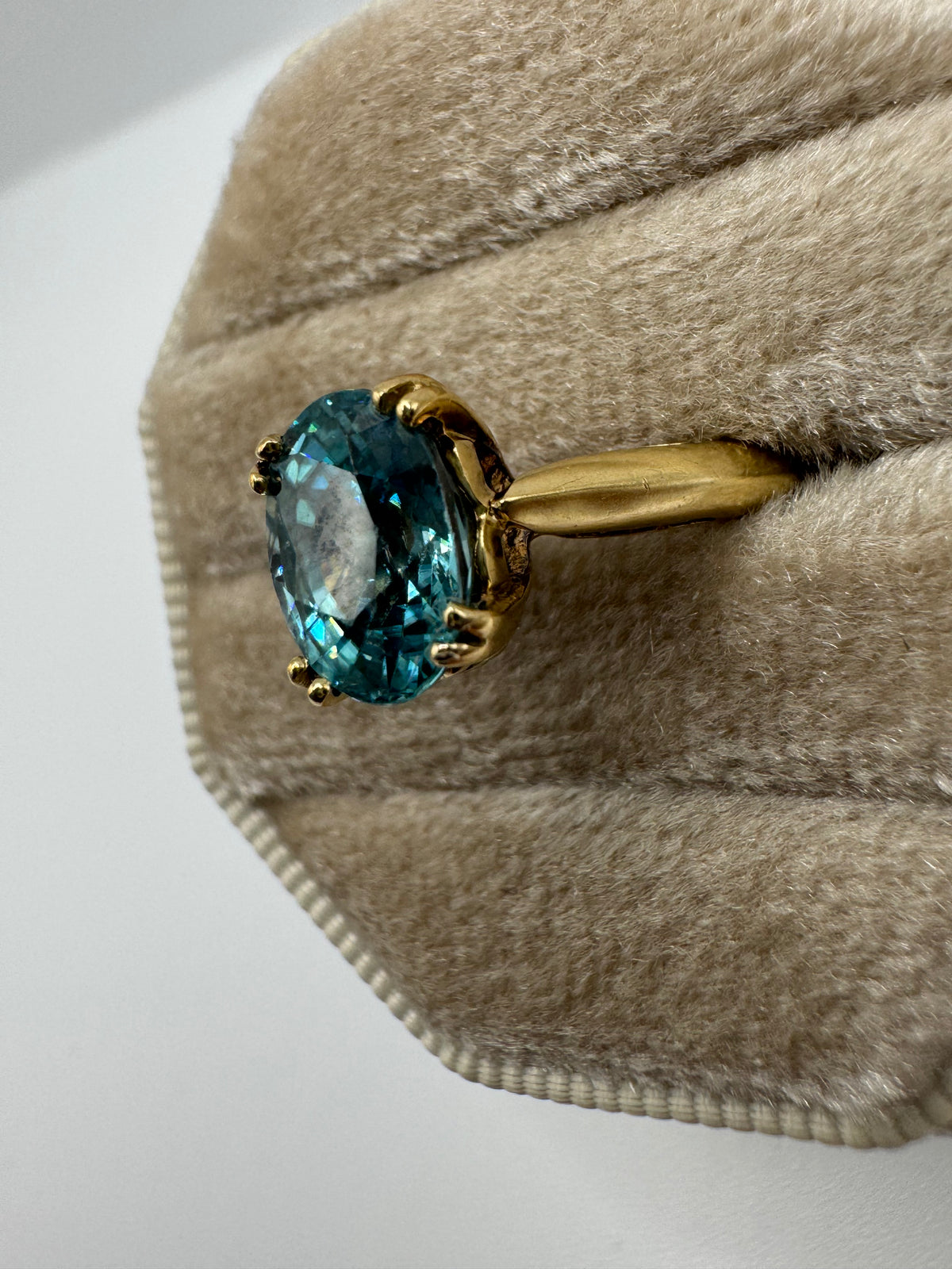 9ct gold blue topaz and diamond ring