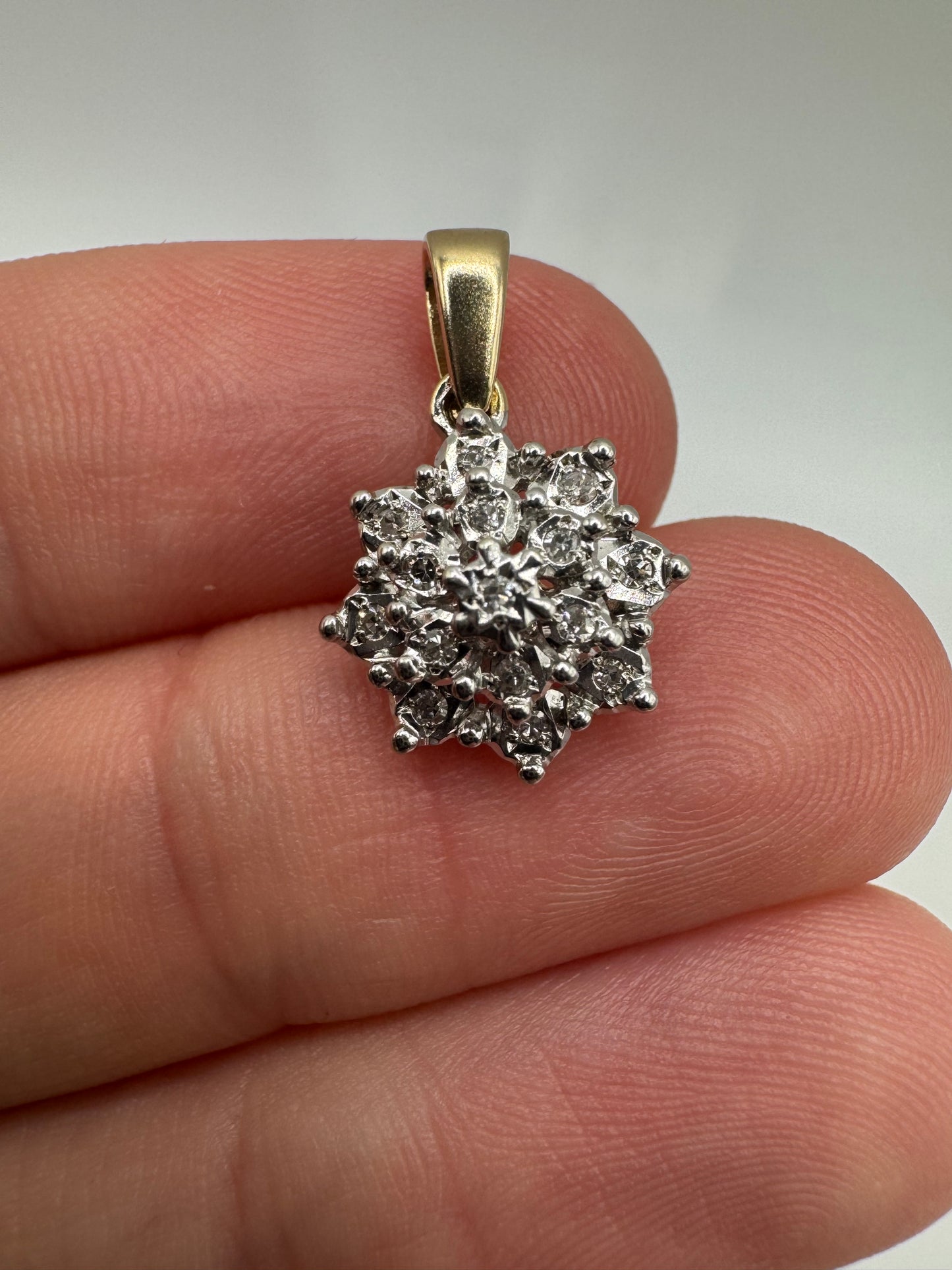 9ct gold diamond cluster pendant