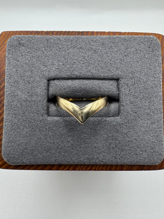 9ct gold wishbone ring