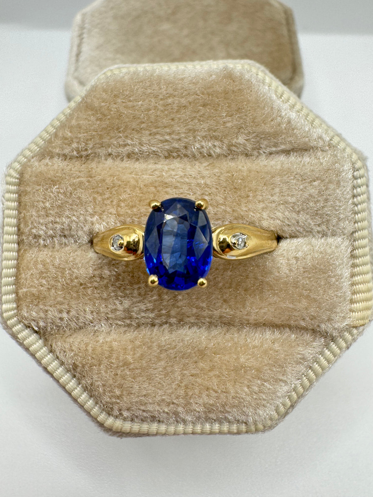 9ct gold kyanite and diamond ring