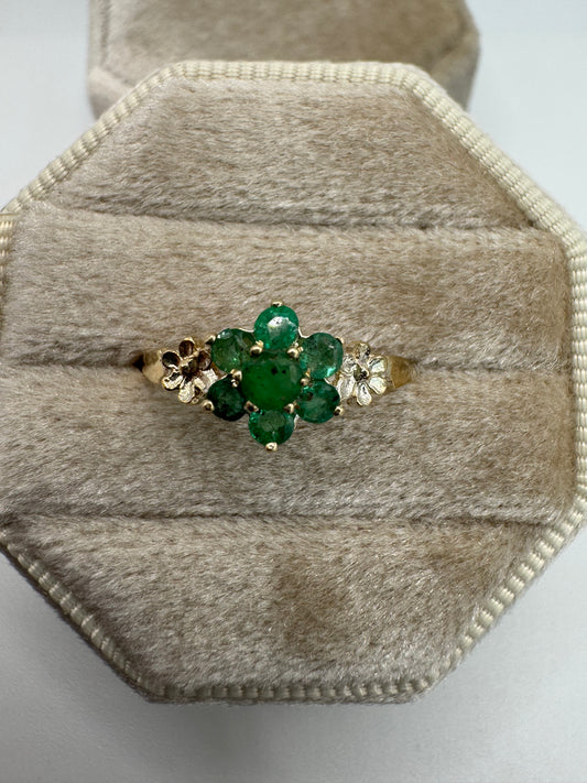 9ct gold emerald cluster ring