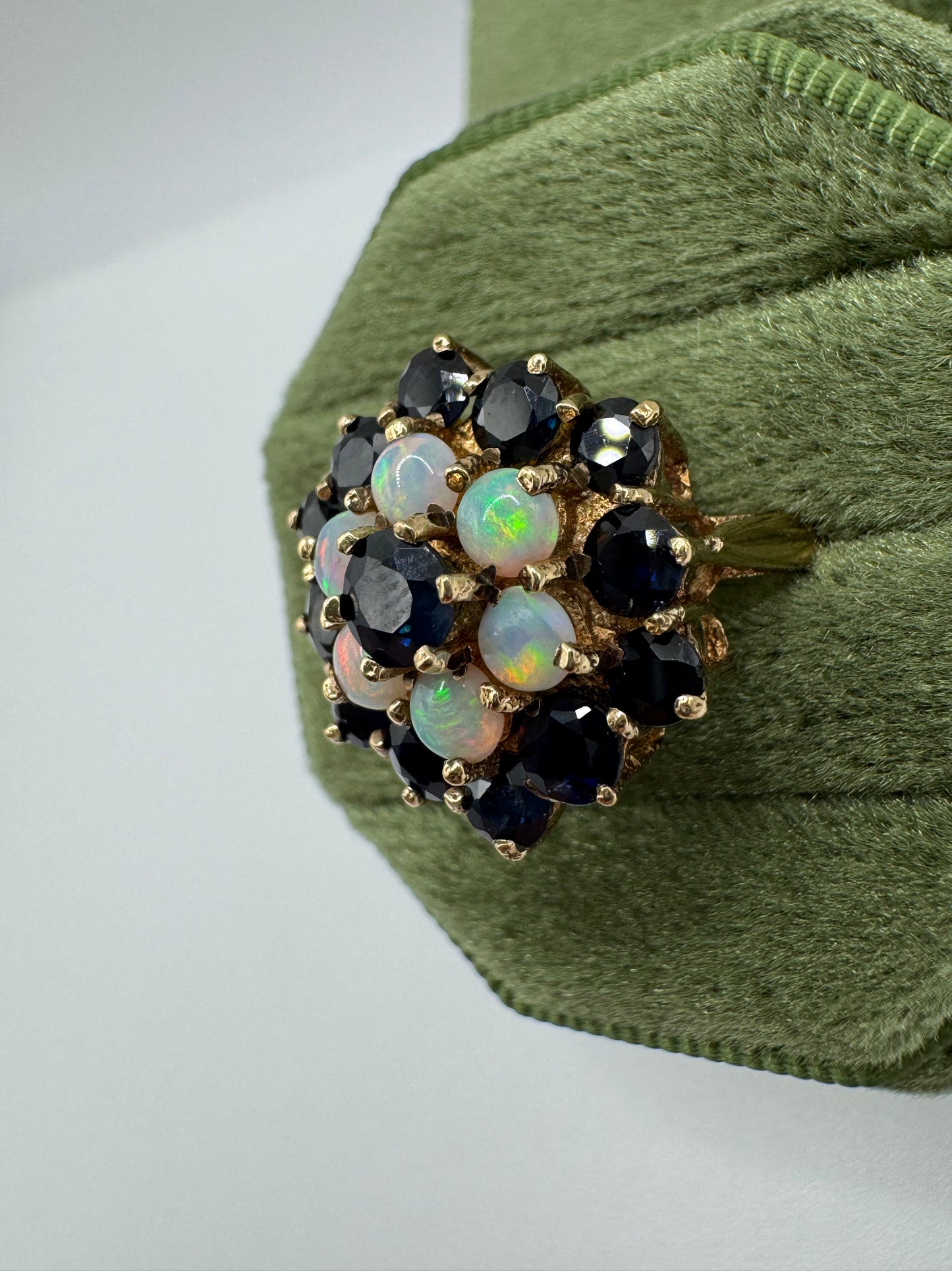 9ct gold opal and sapphire ring