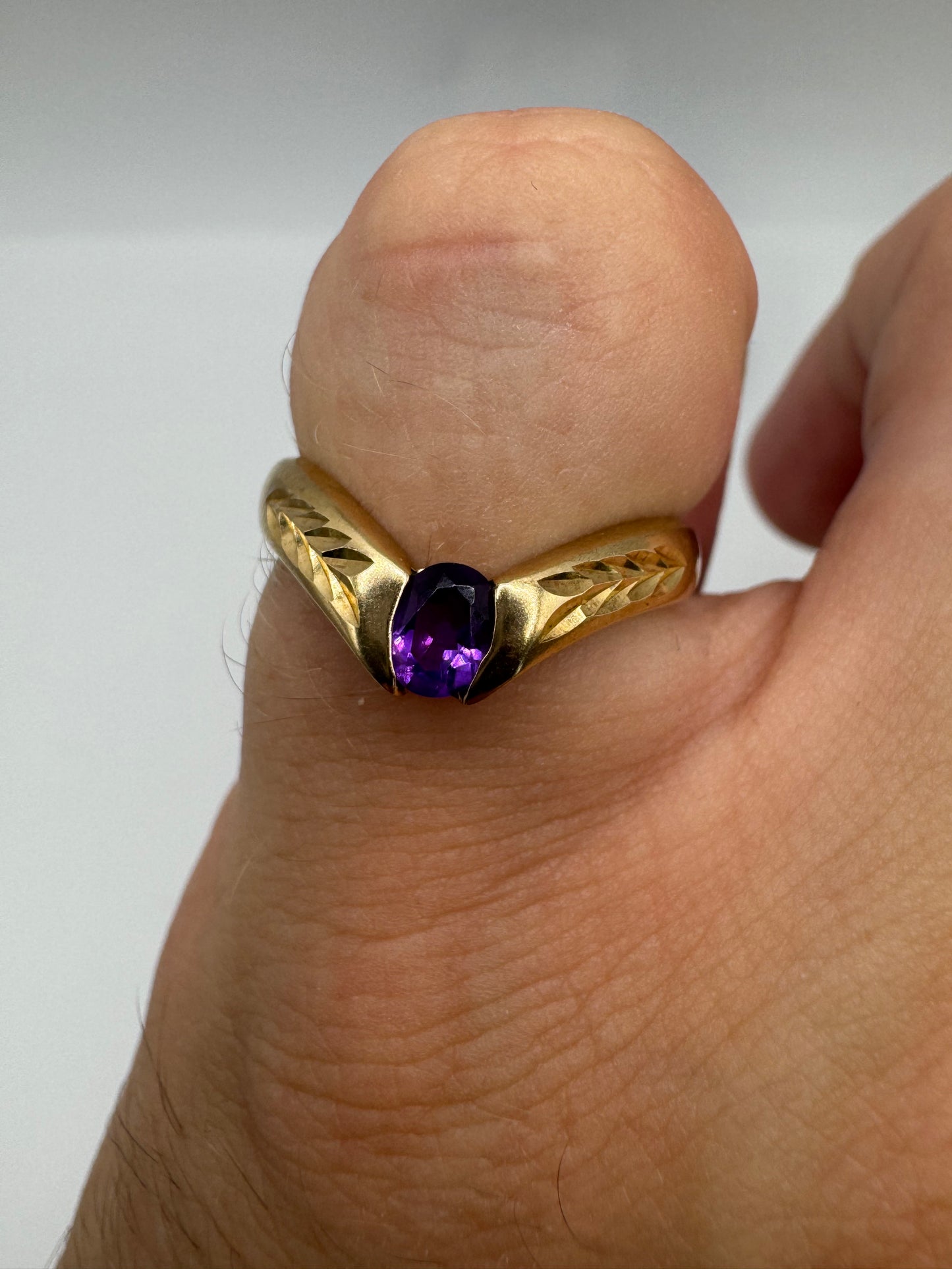 9ct gold amethyst wishbone ring