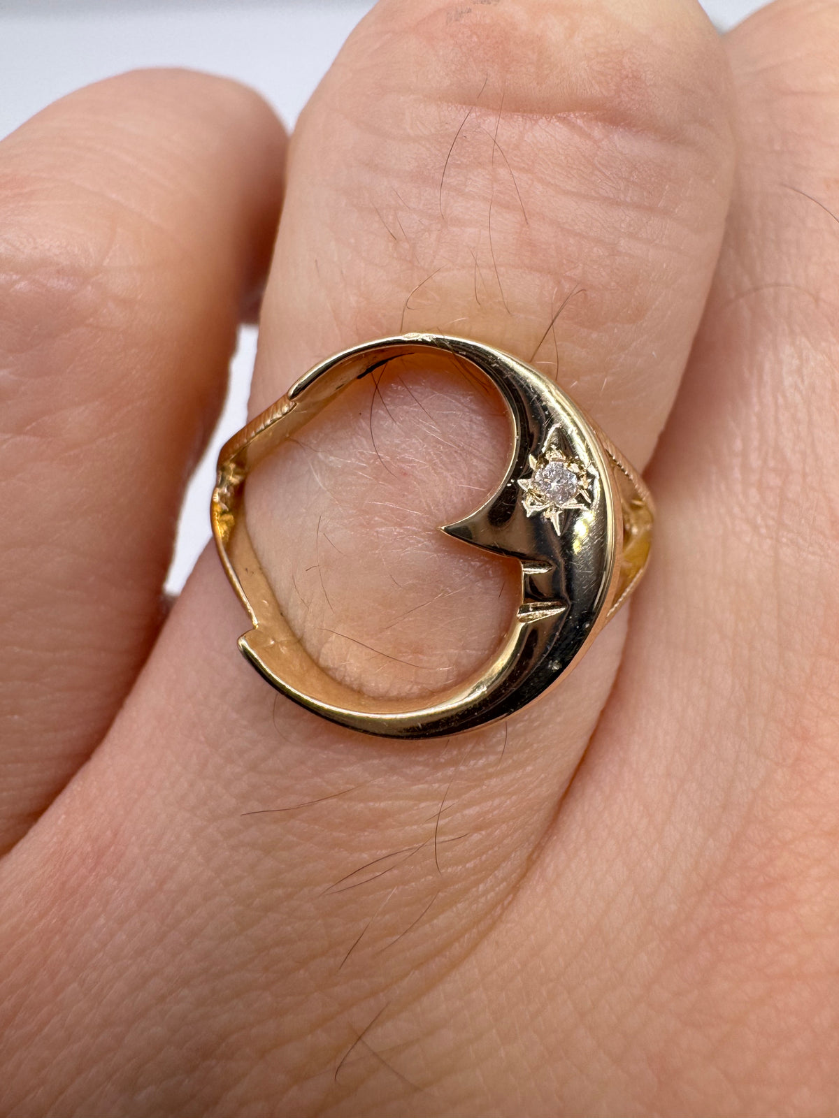 9ct gold diamond moon ring