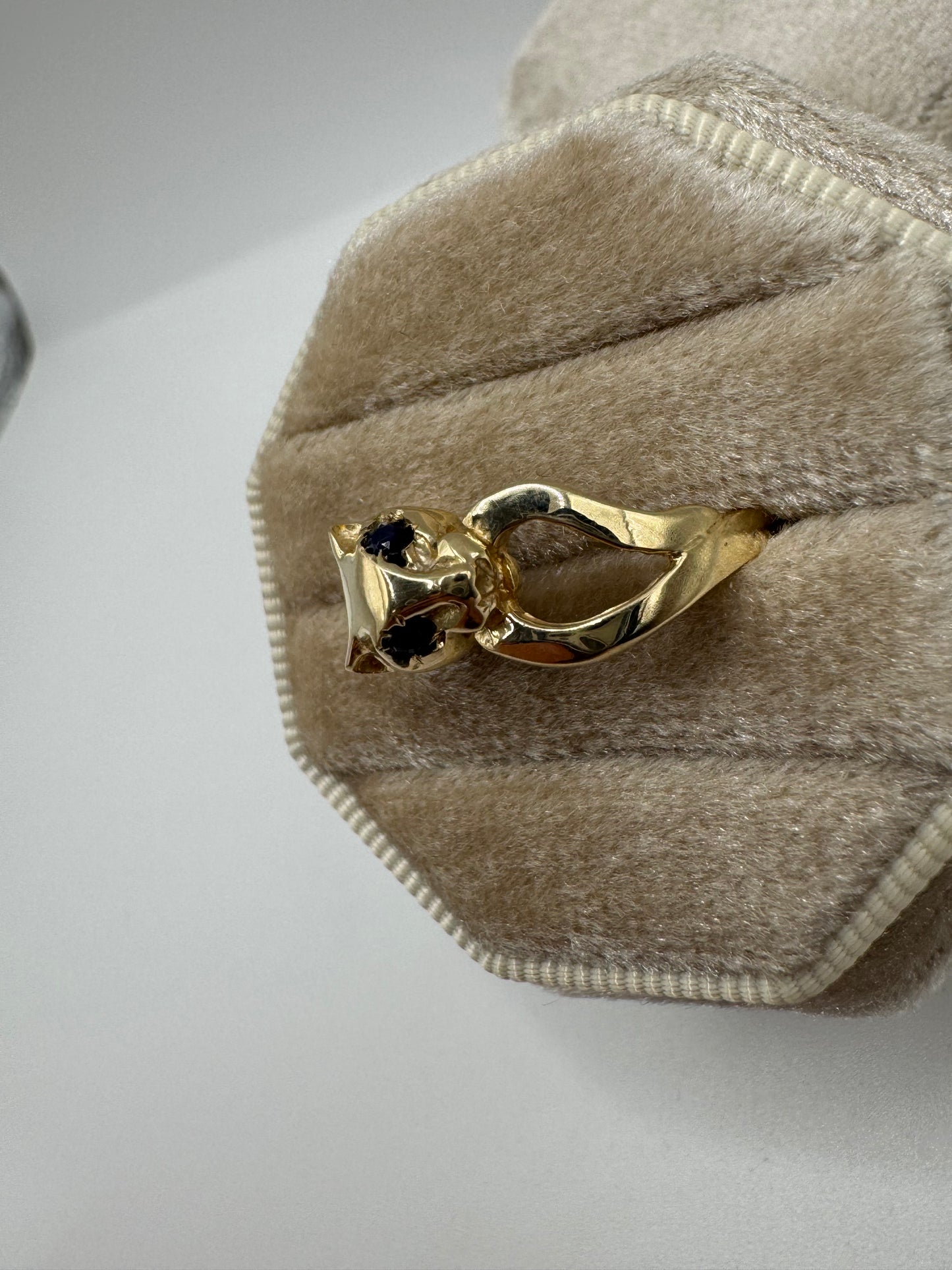 9ct gold sapphire panther ring