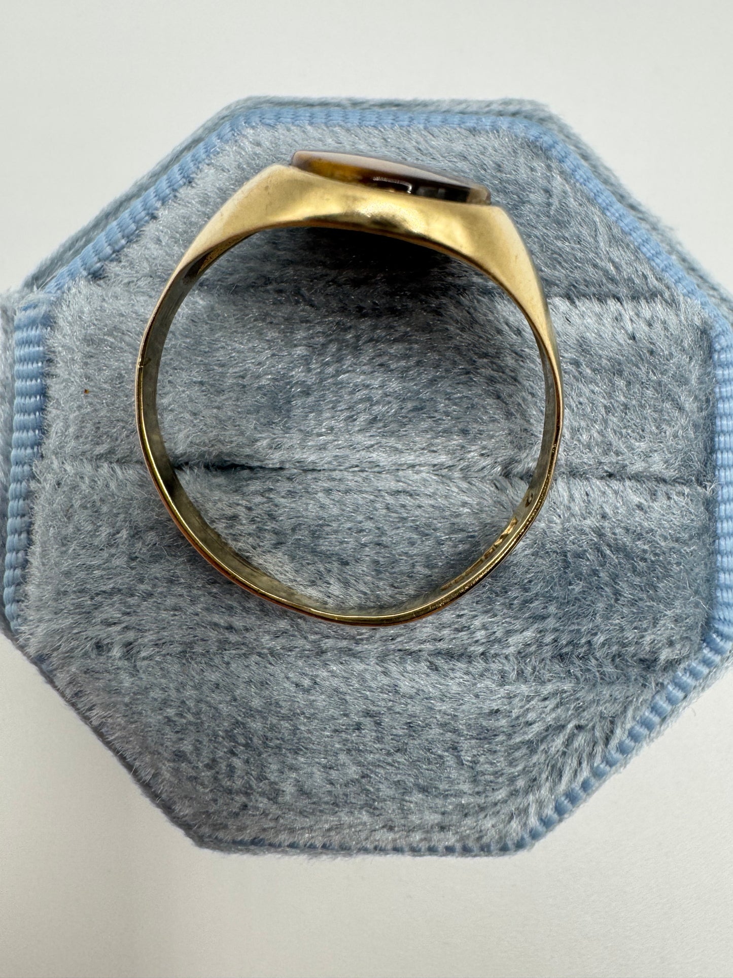 9ct gold tigers eye signet ring