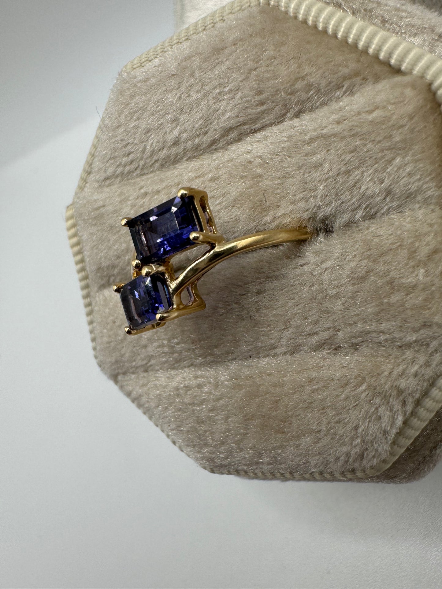 9ct gold iolite ring