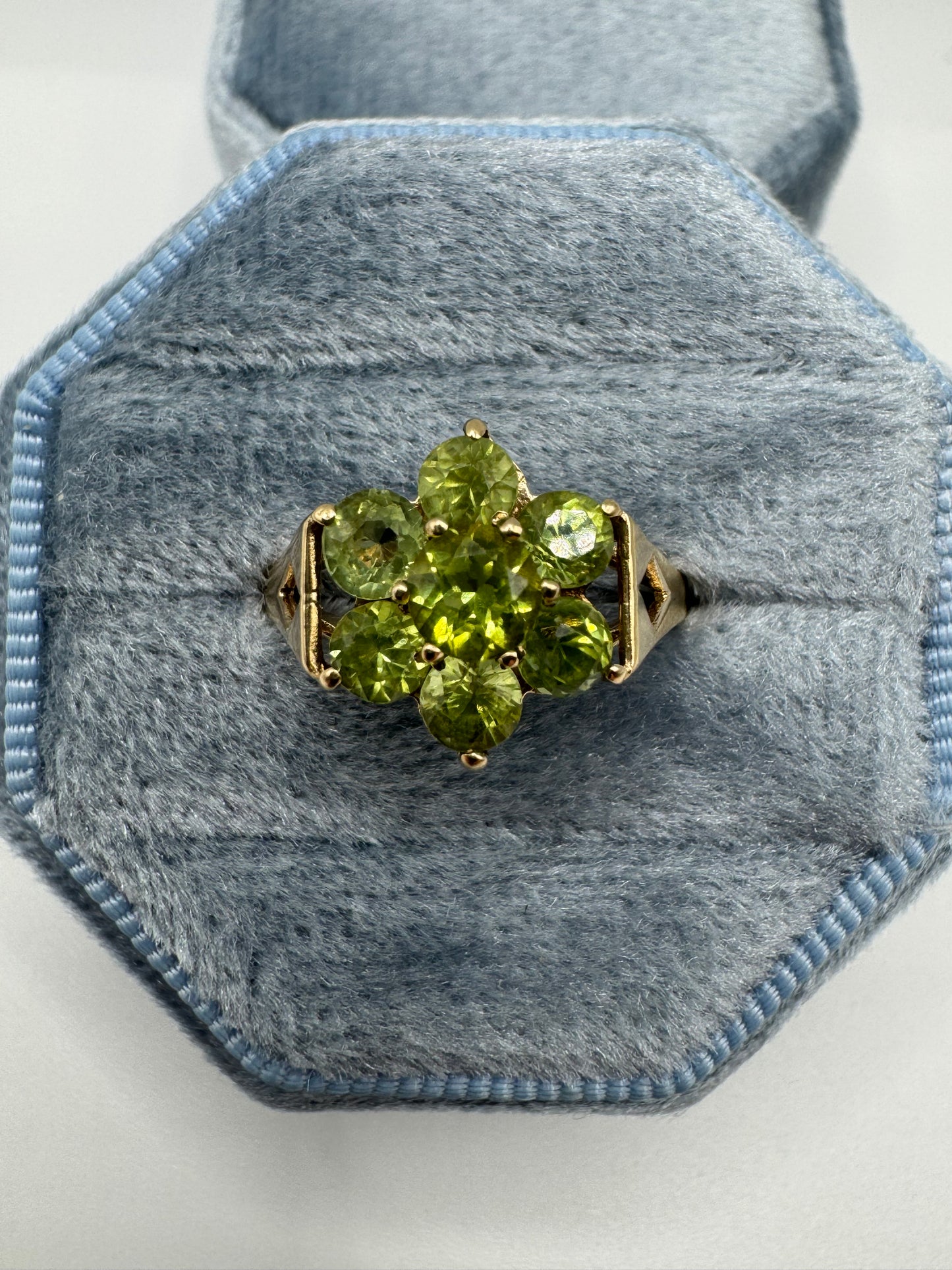 9ct gold peridot cluster ring