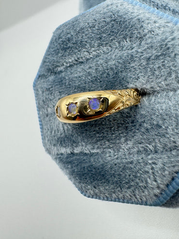 9ct gold engraved opal gypsy ring