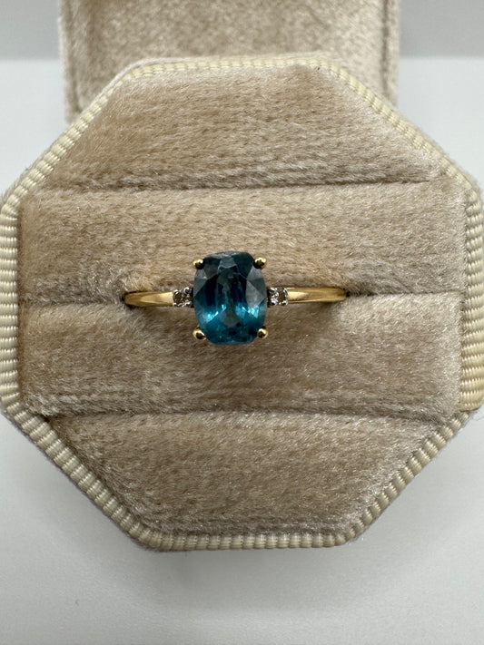 9ct gold blue topaz and diamond ring