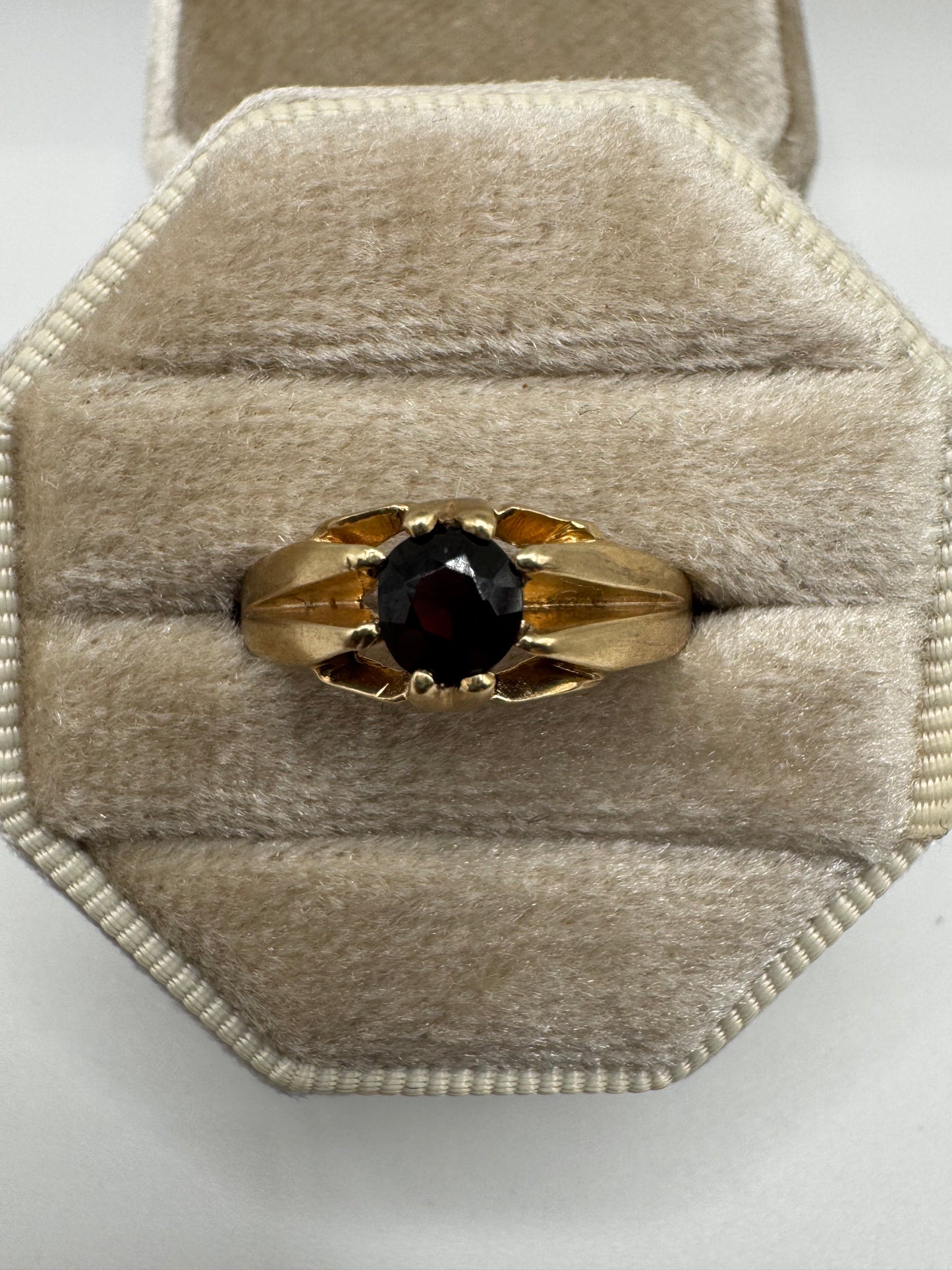 9ct gold garnet gypsy ring