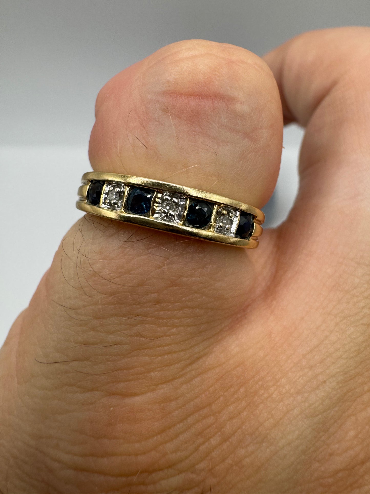 9ct gold sapphire and diamond ring