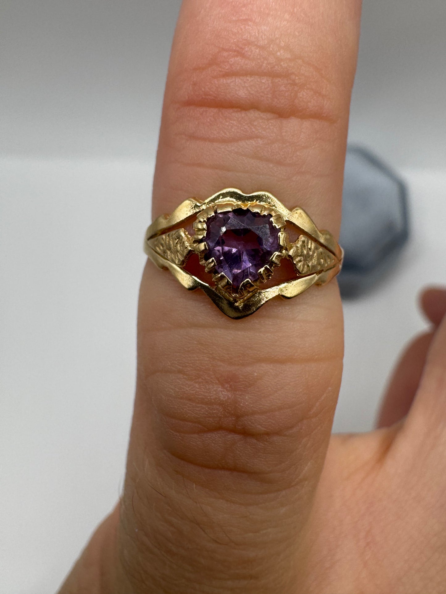 9ct gold amethyst ring