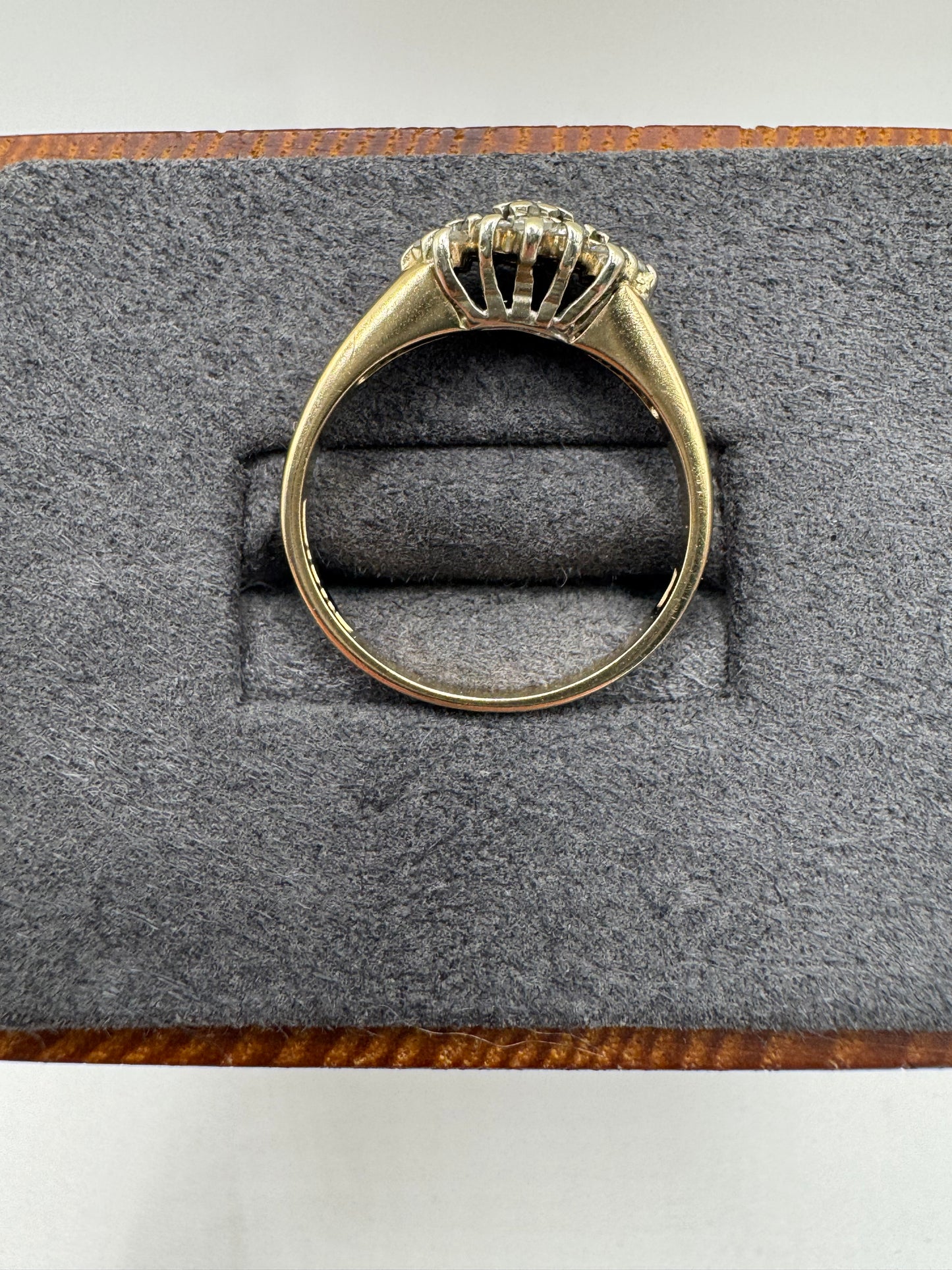 9ct gold diamond cluster ring