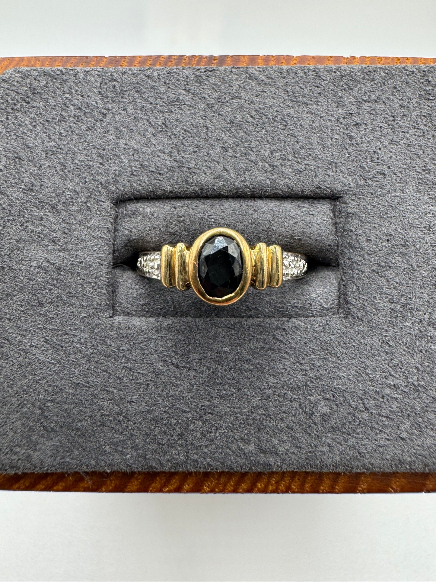 9ct gold sapphire and diamond ring