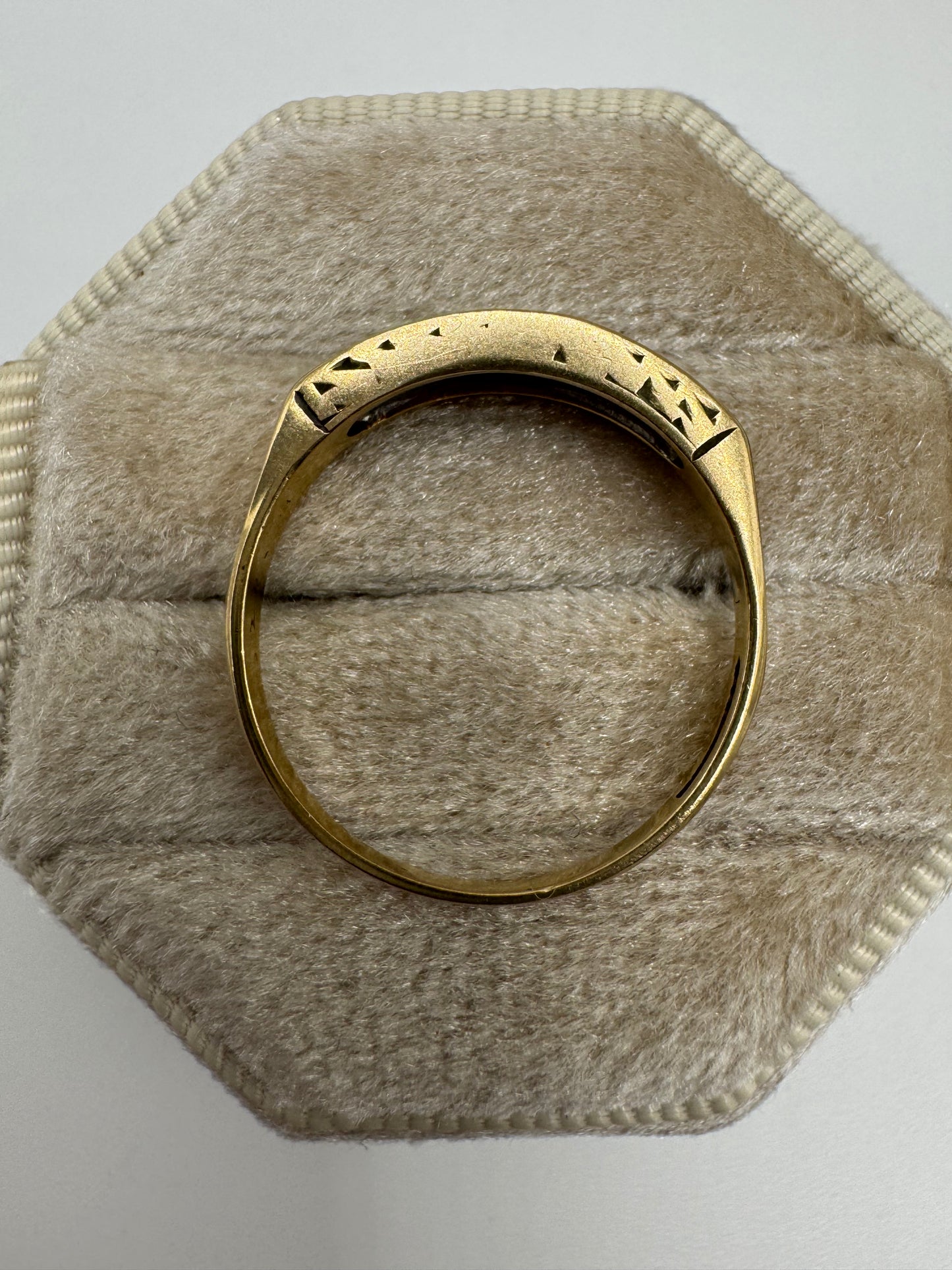 9ct gold sapphire and diamond ring