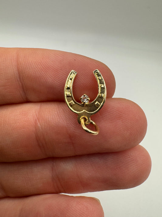 14ct gold horseshoe charm