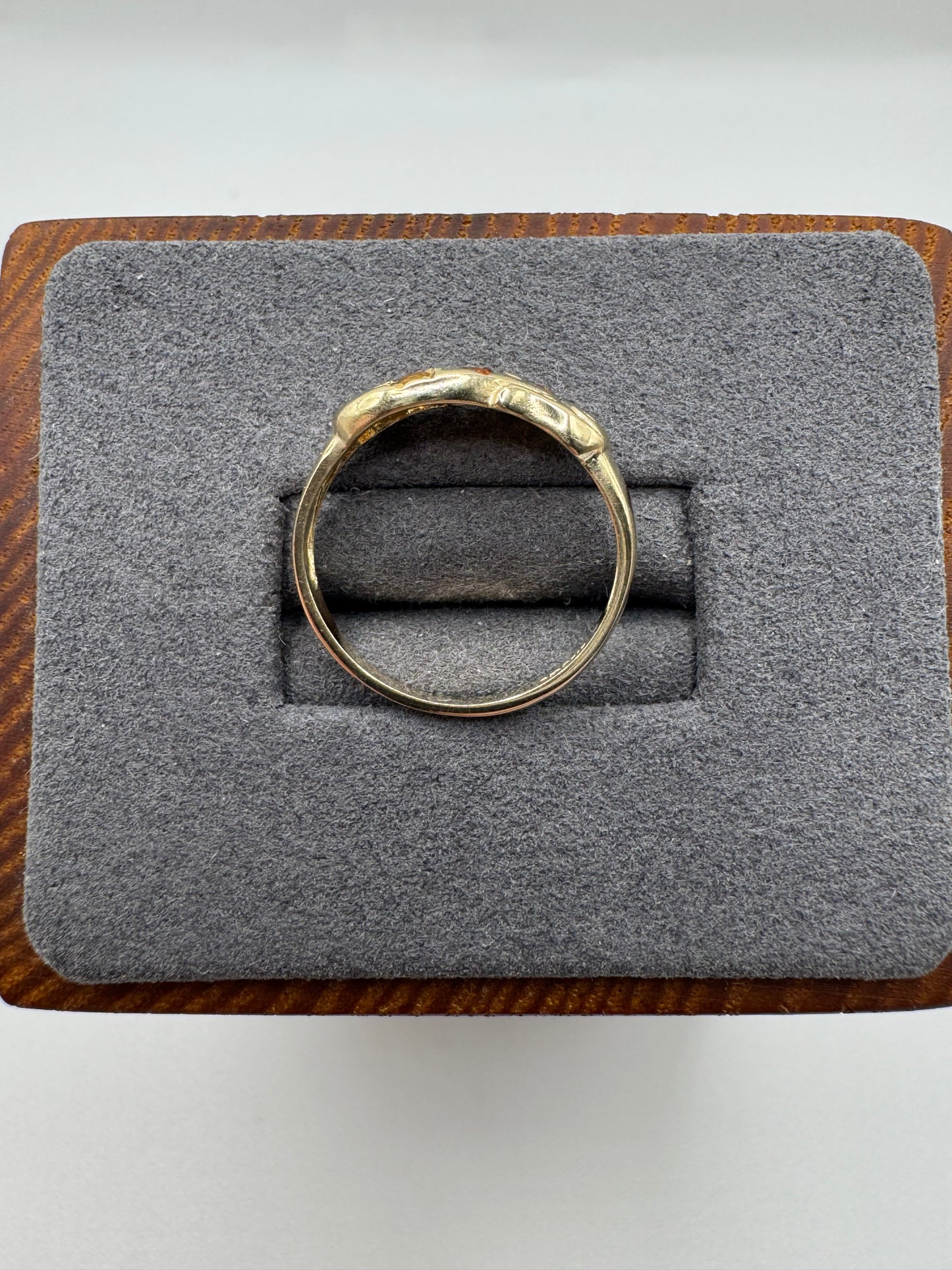 9ct gold citrine gypsy ring