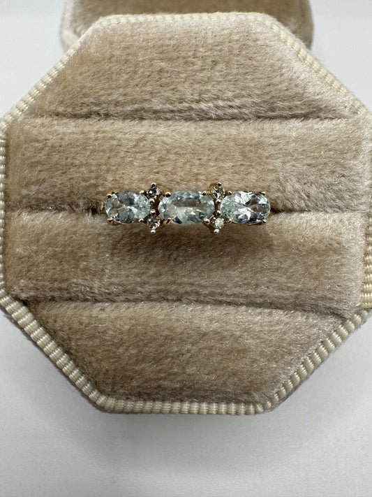 9ct gold aquamarine and diamond ring