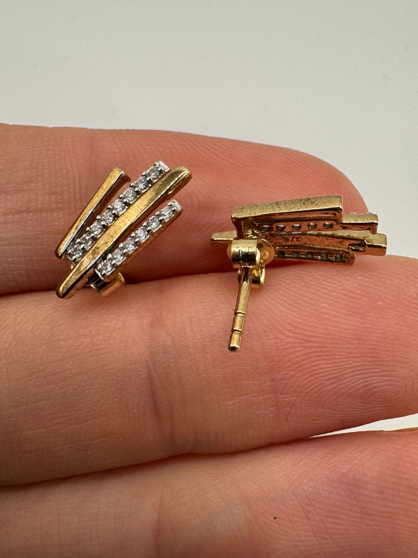 9ct gold zircon earrings