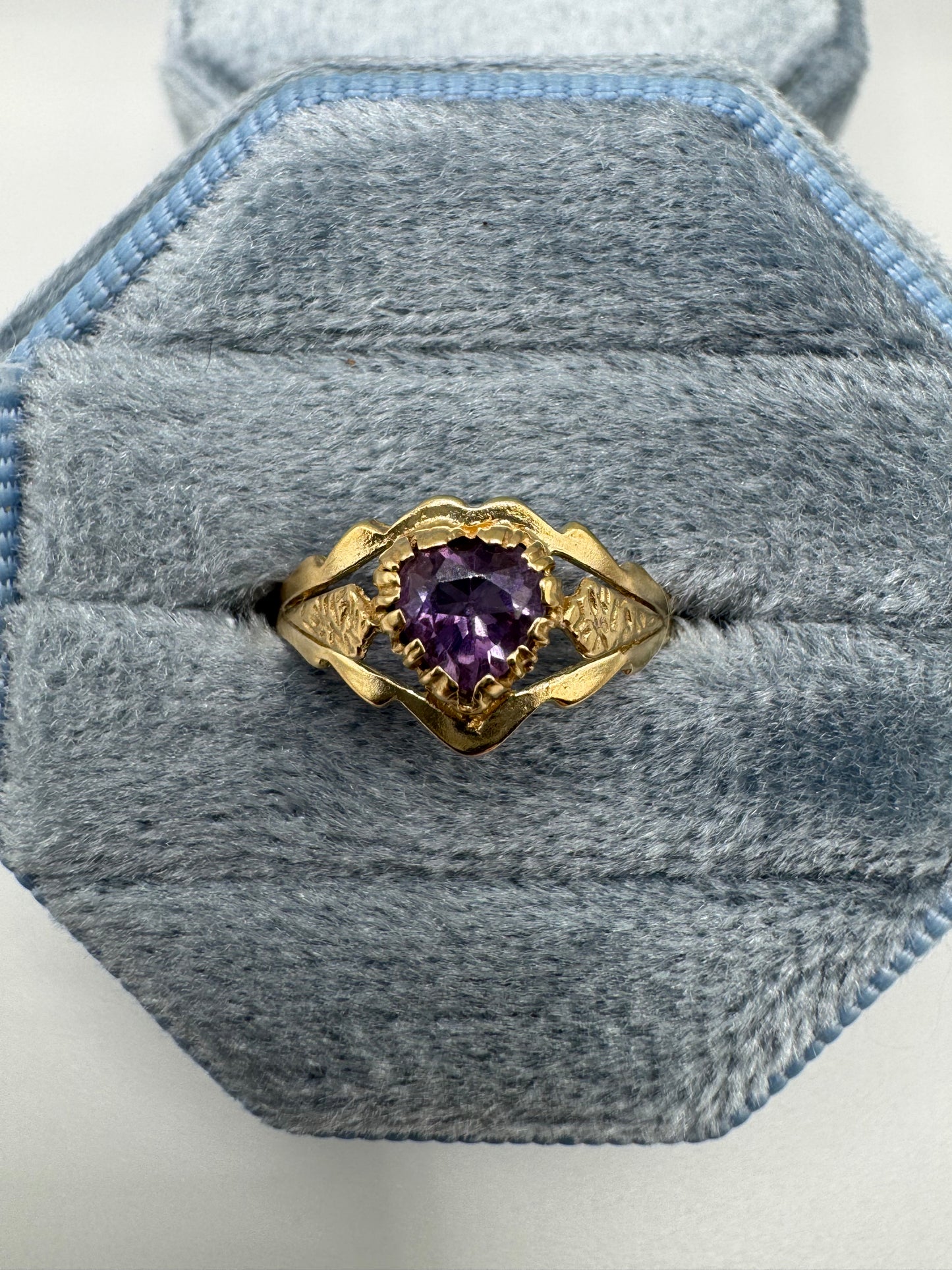 9ct gold amethyst ring