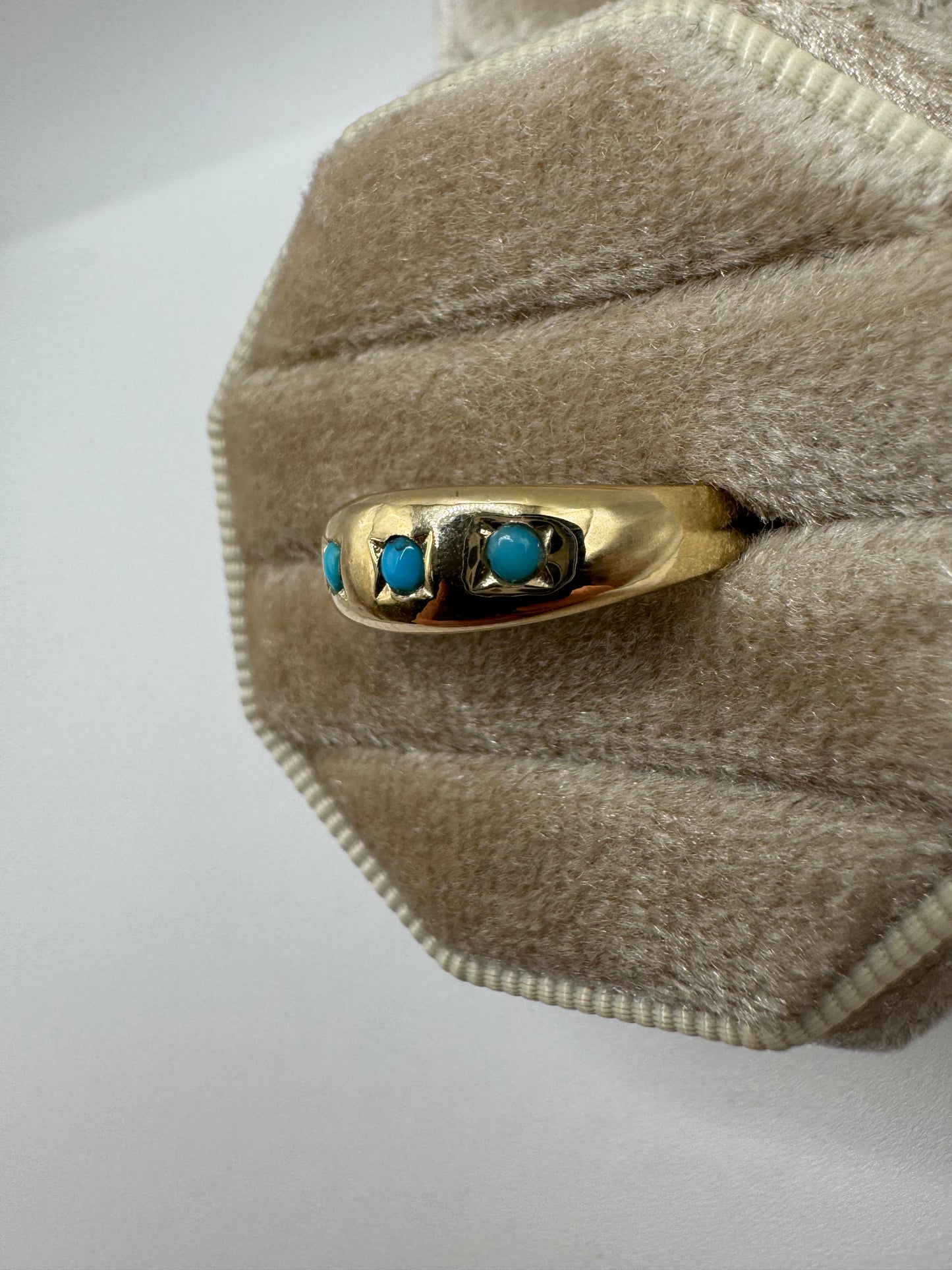 9ct gold turquoise gypsy ring