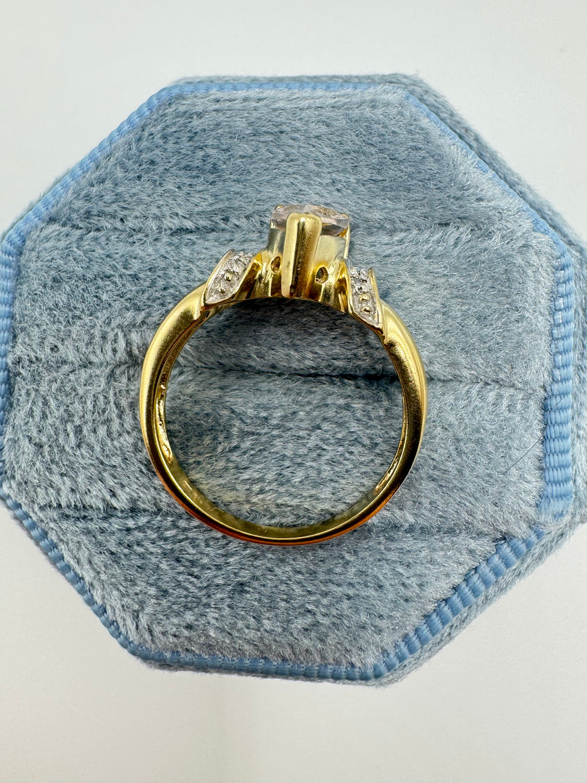 9ct gold morganite and diamond ring