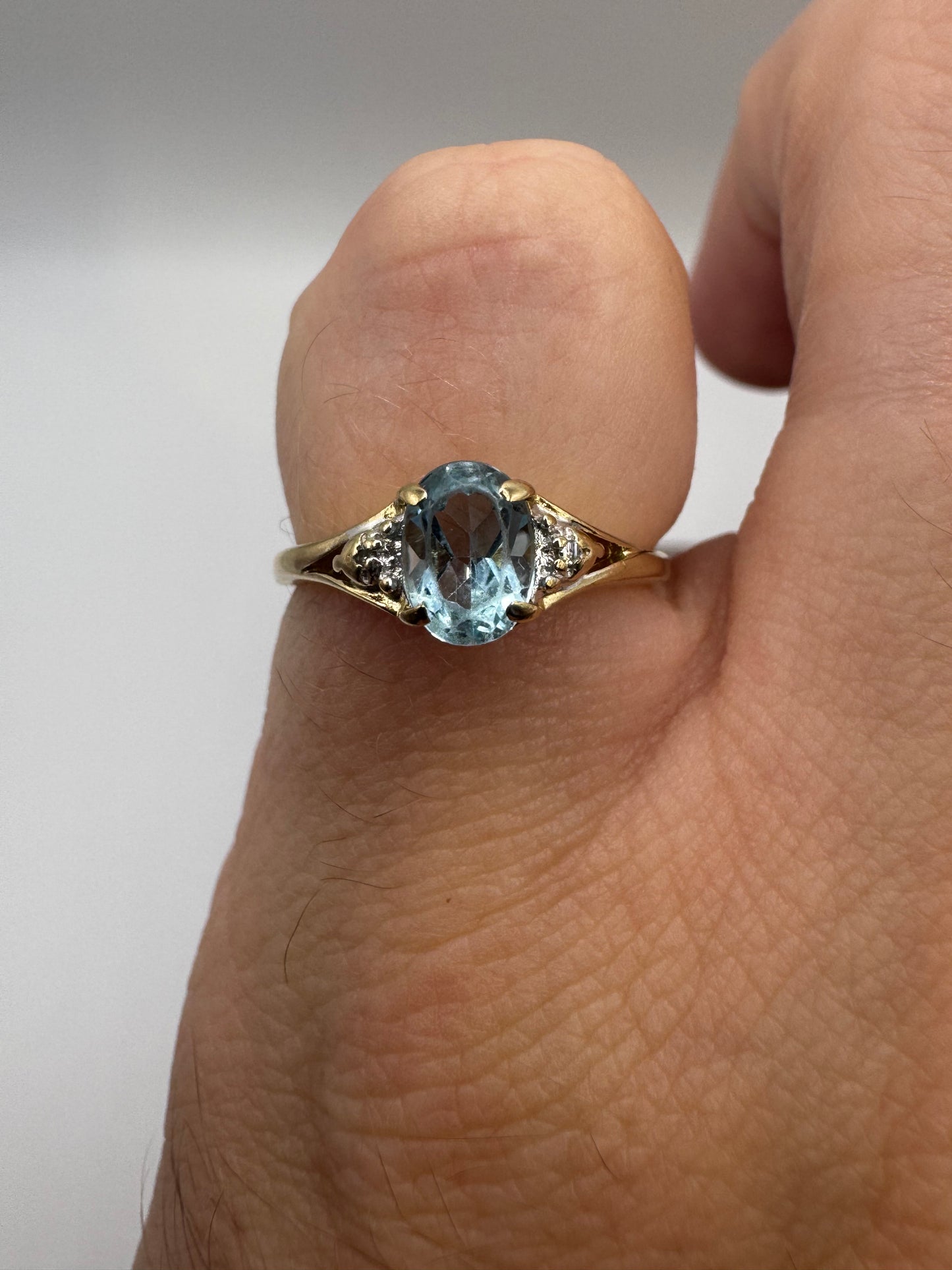 9ct gold topaz and diamond ring